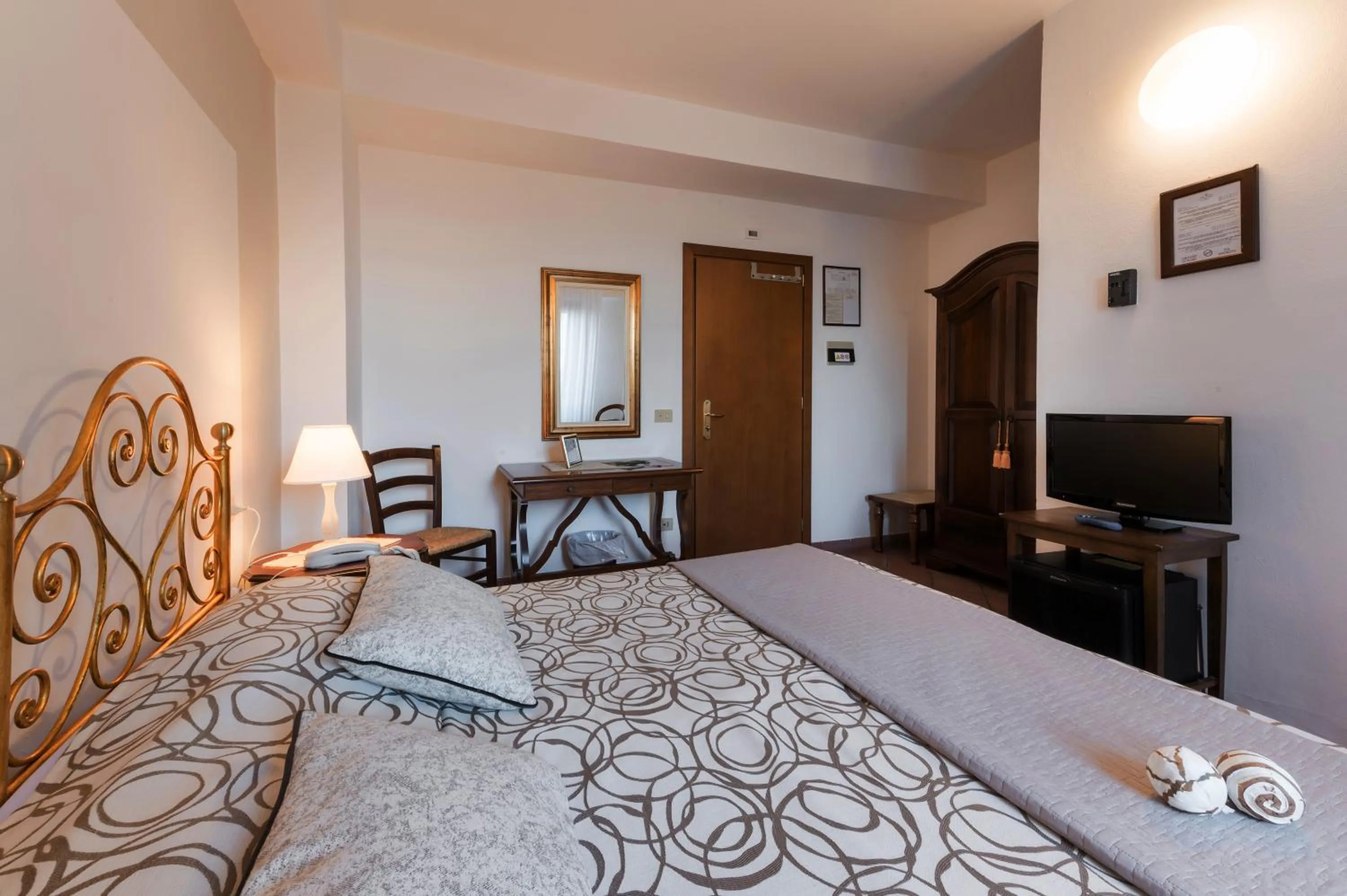 Photo of the whole room, Bed in Hotel San Michele