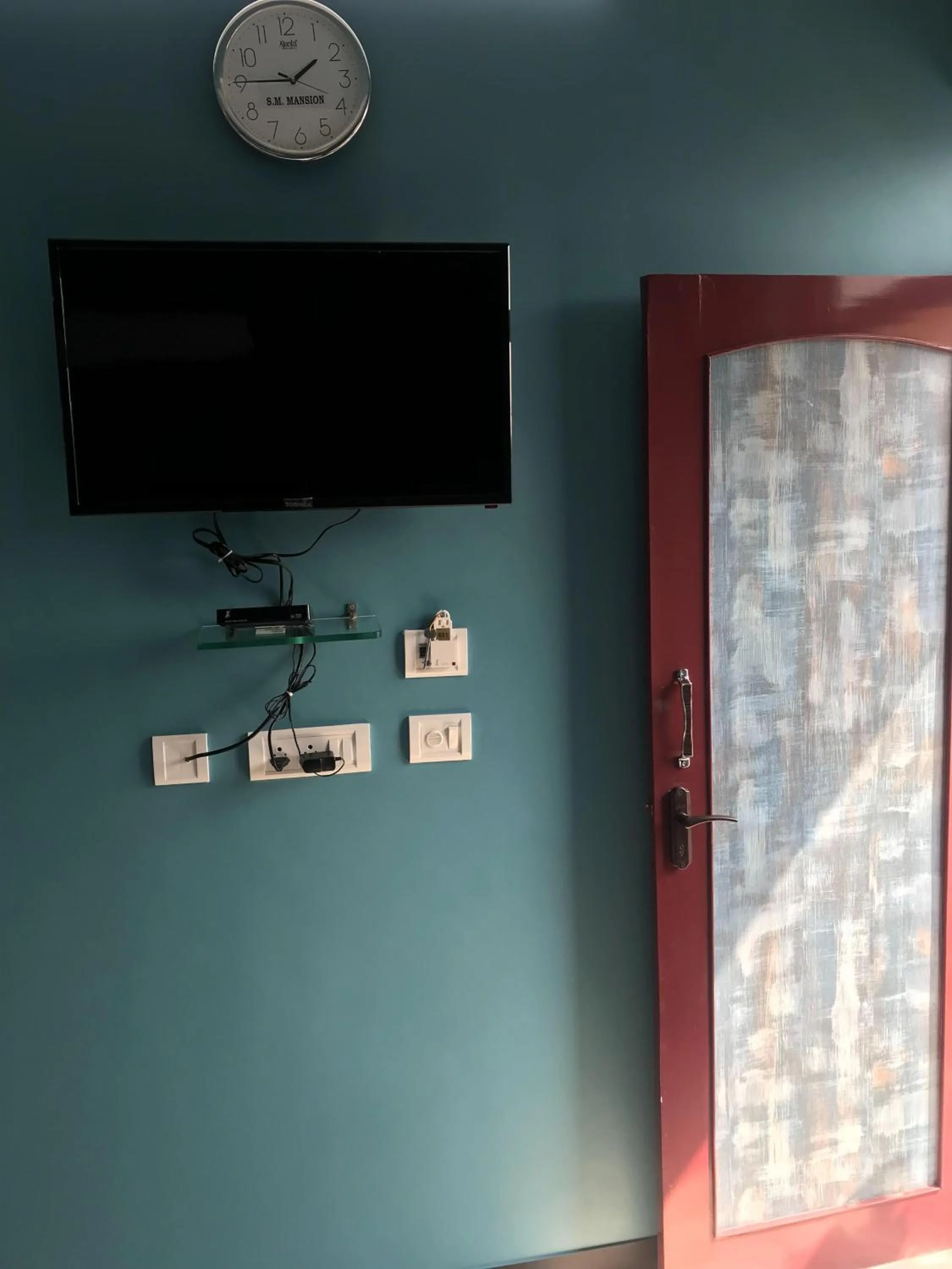 TV and multimedia in SM MANSION near Harbour & High court