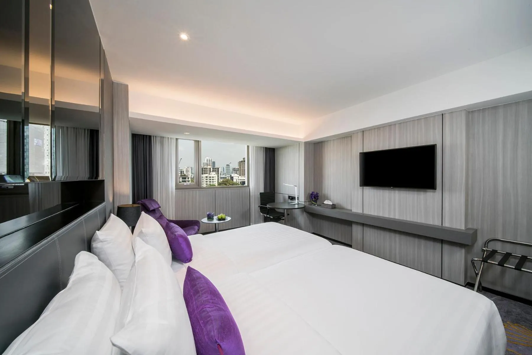 Photo of the whole room, Bed in Hotel JAL City Bangkok