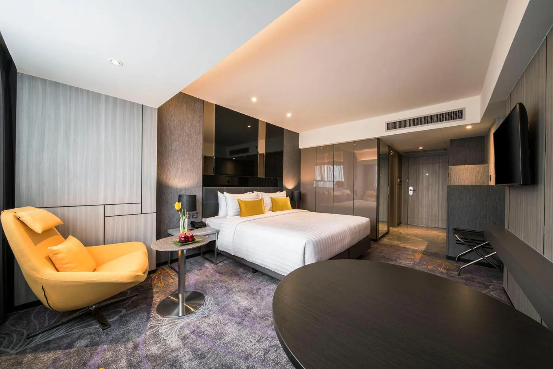 Photo of the whole room, Bed in Hotel JAL City Bangkok