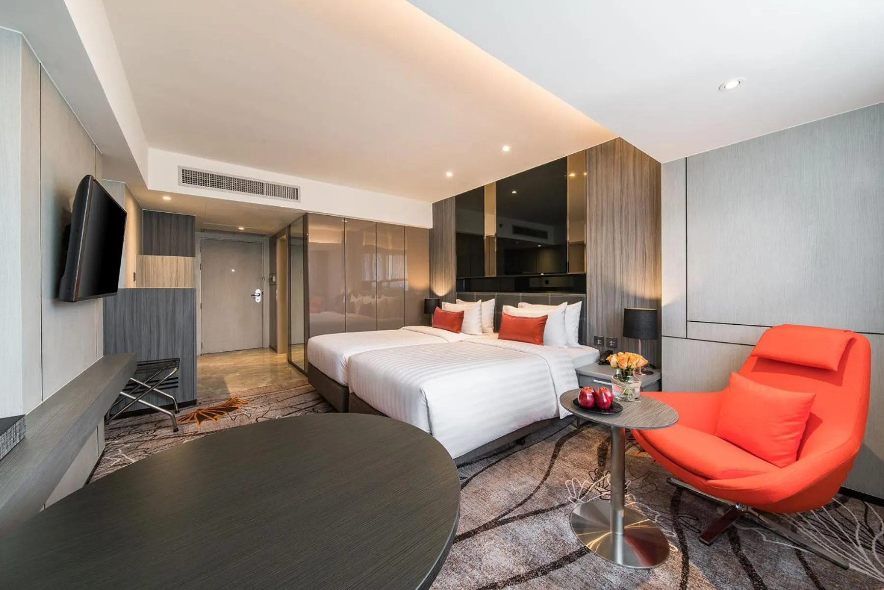 Photo of the whole room, Bed in Hotel JAL City Bangkok