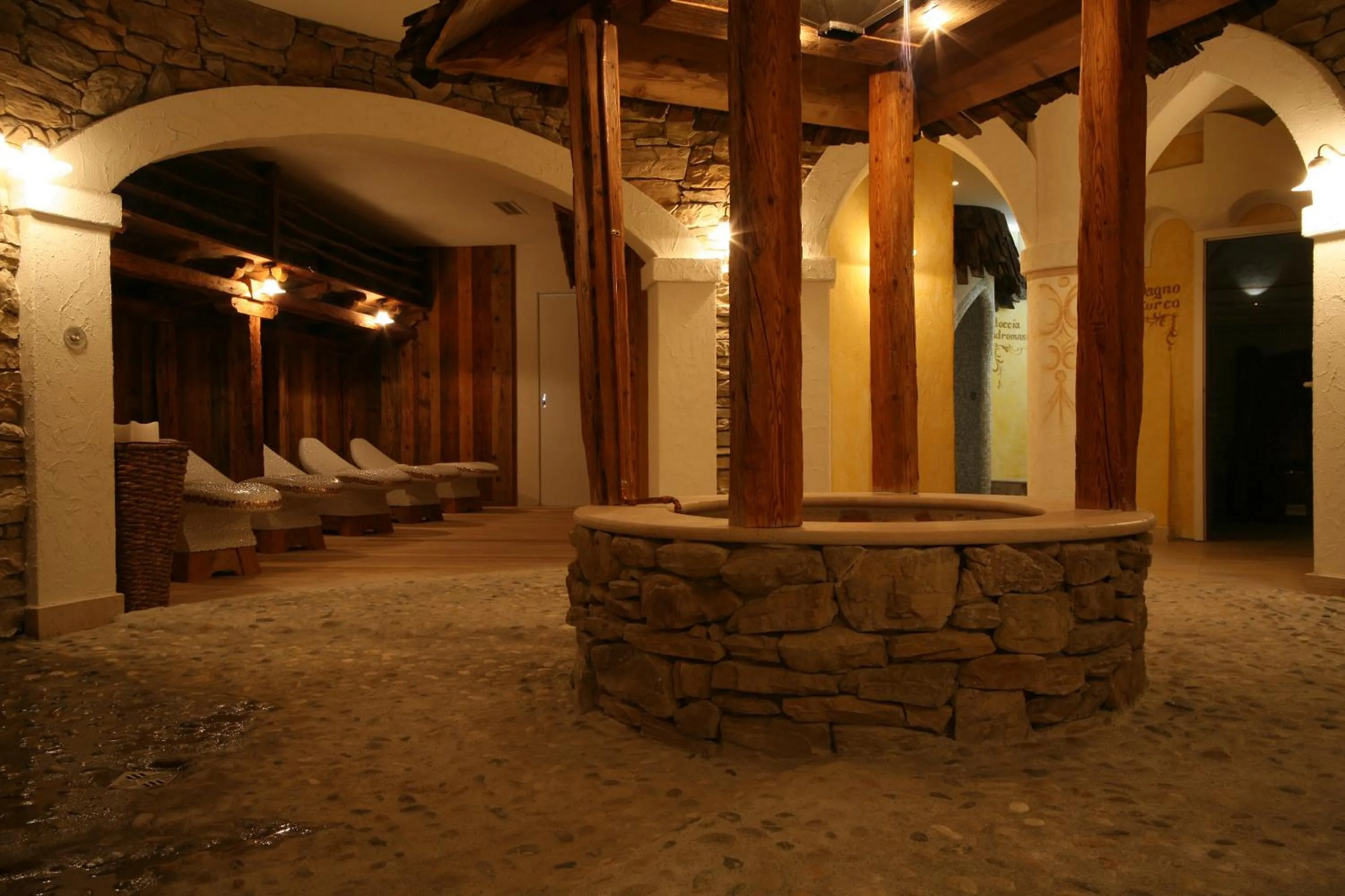 Spa and wellness centre/facilities in Hotel Garni La Roccia