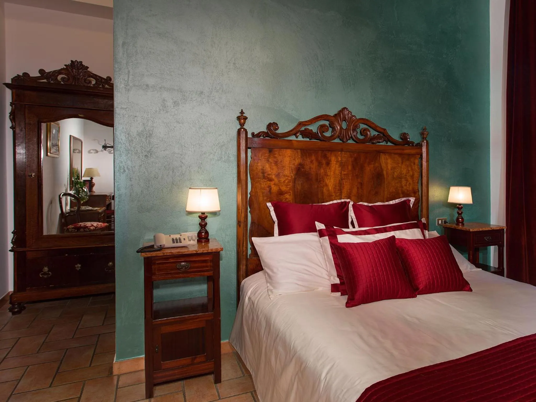 TV and multimedia, Bed in Hotel San Marco