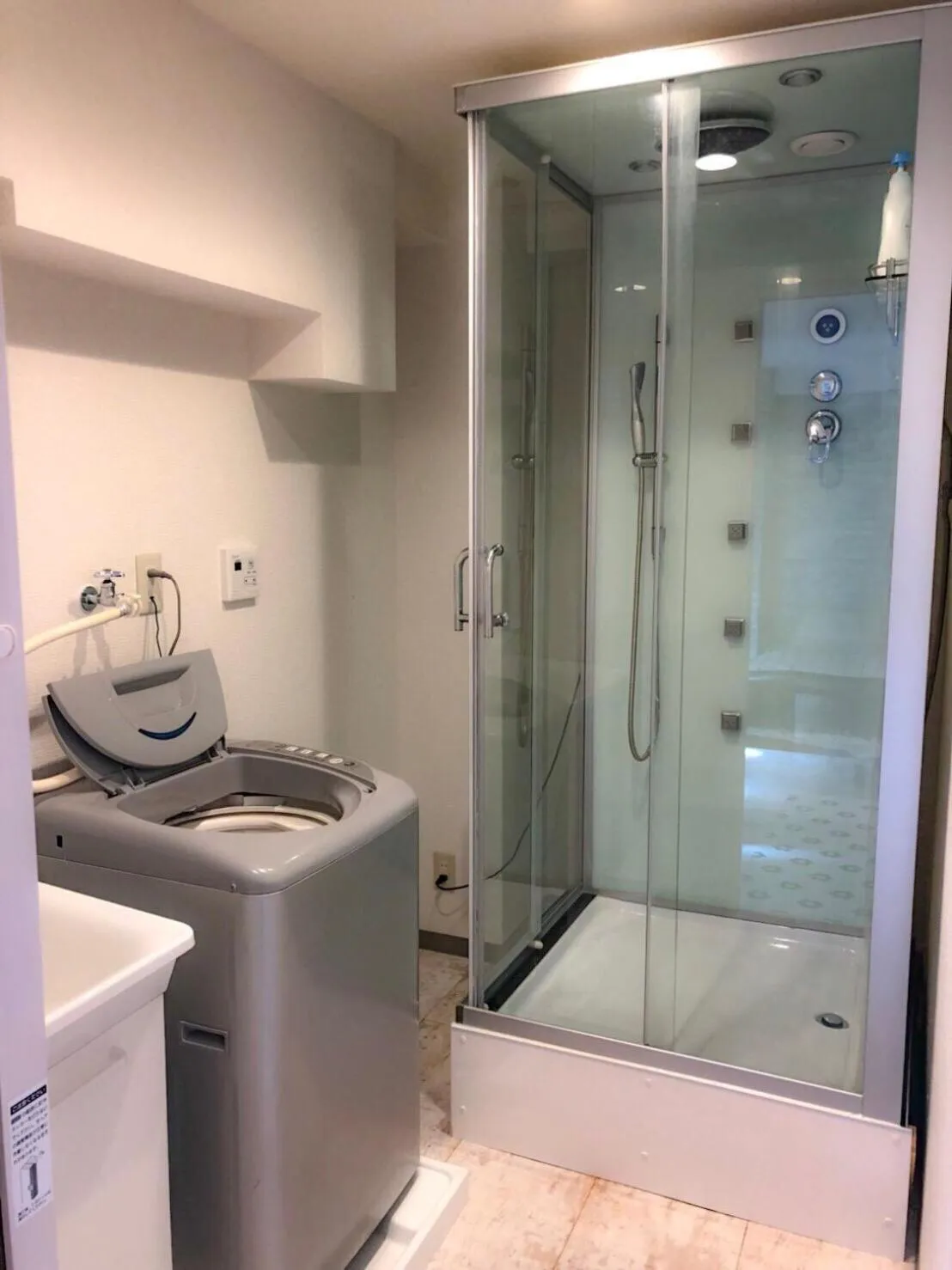 Yoyogi Apartment 2-301 by Tranova