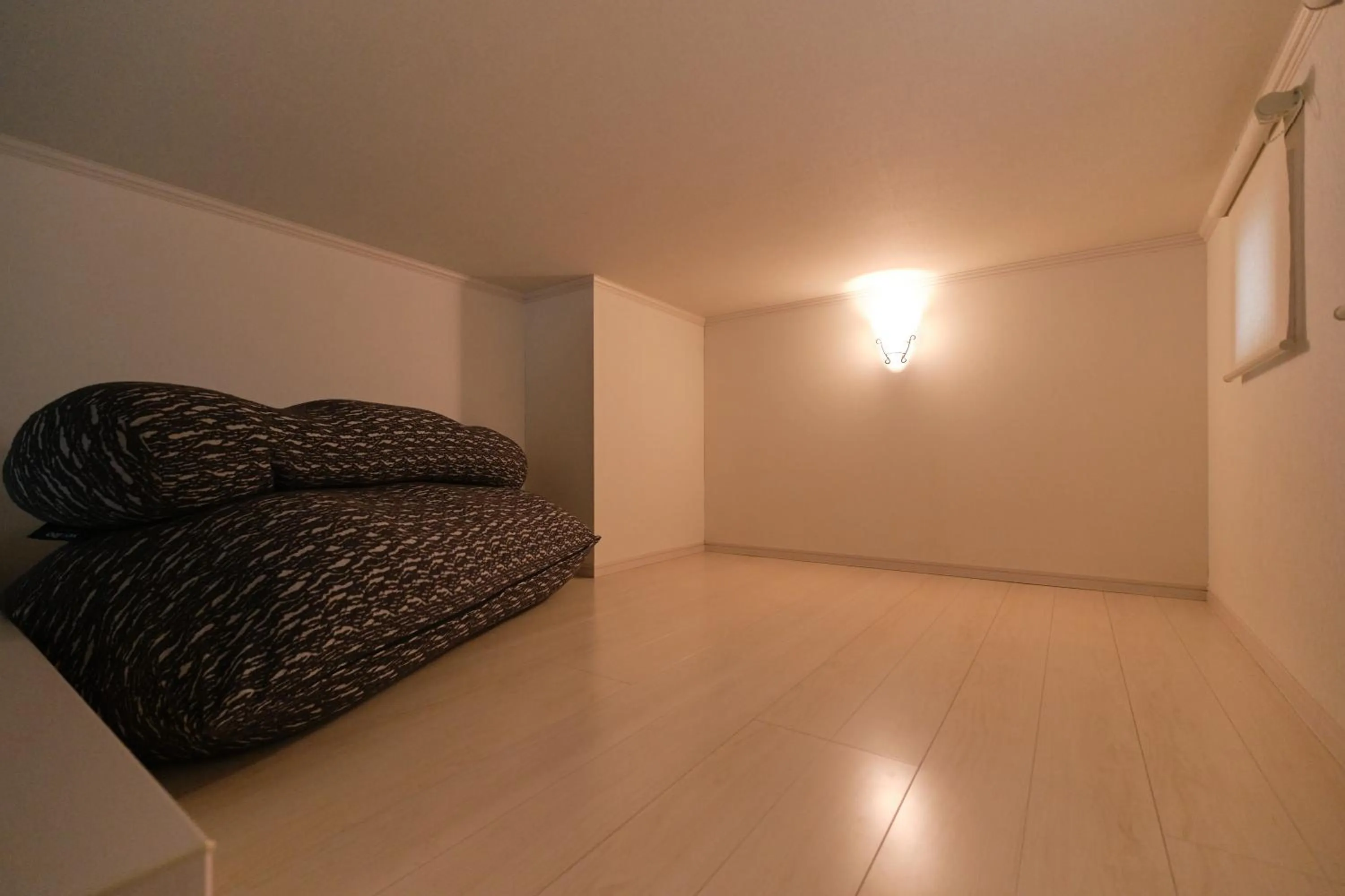 Soshigaya Apartment by Tranova