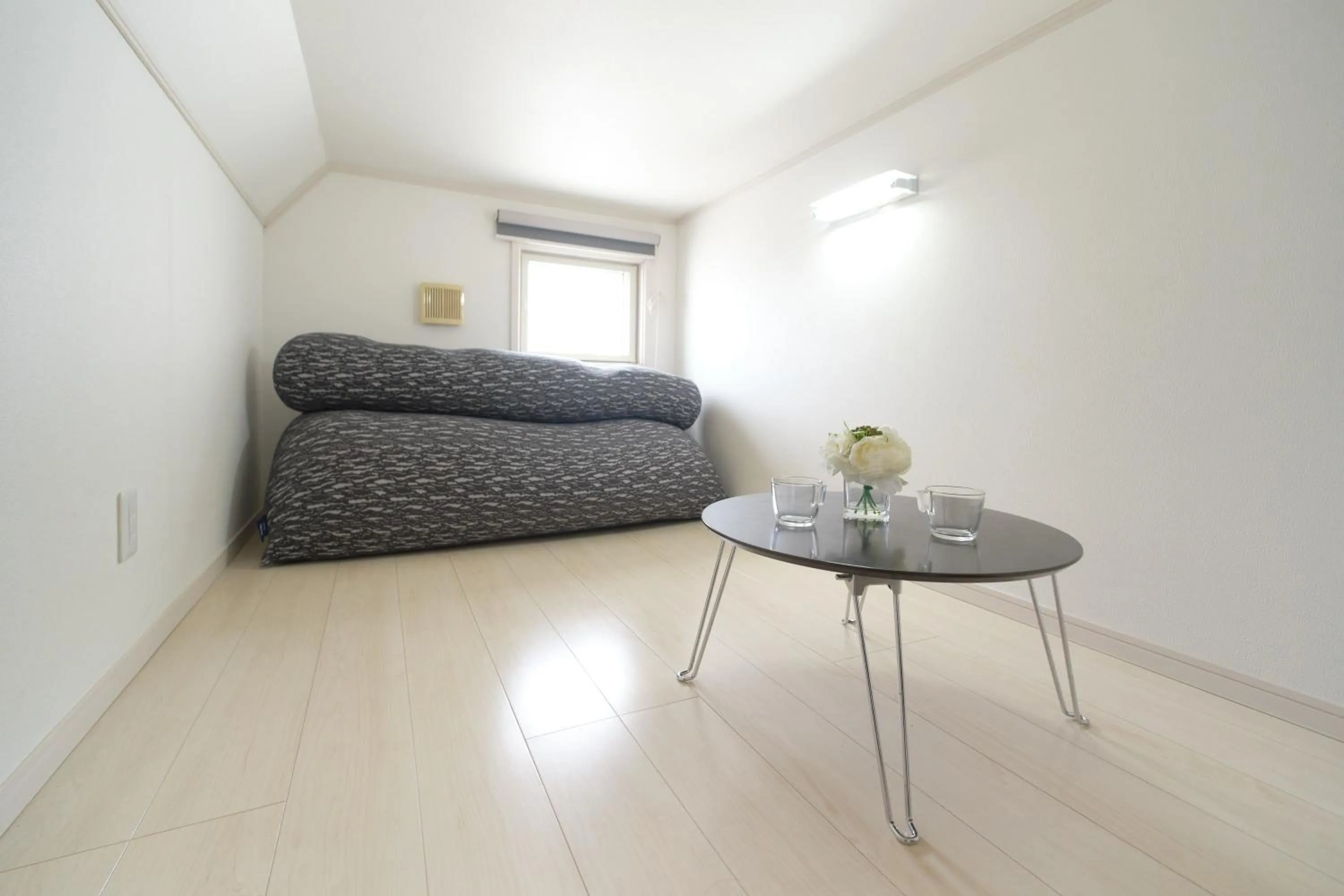 Soshigaya Apartment by Tranova
