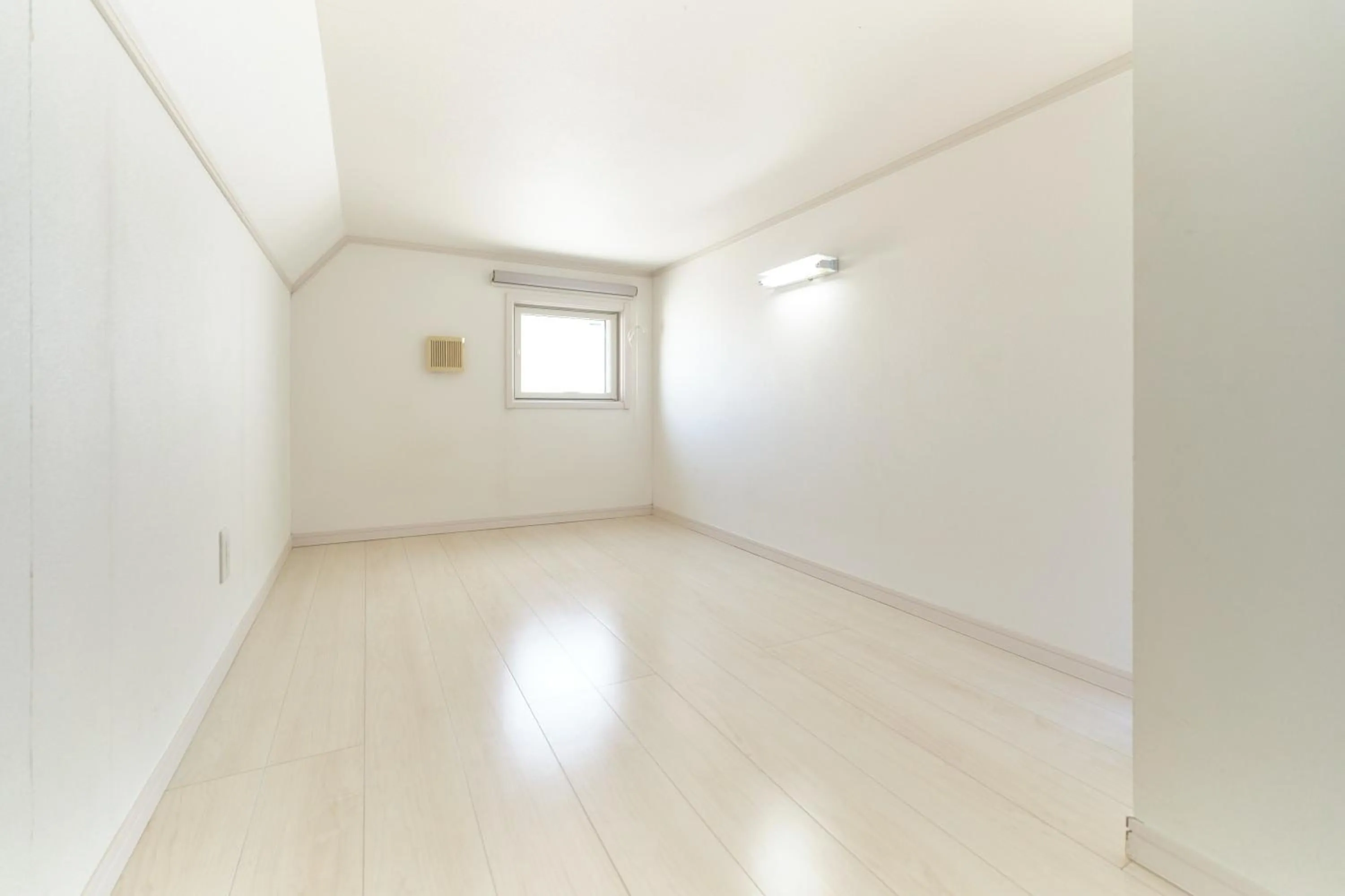 Soshigaya Apartment by Tranova