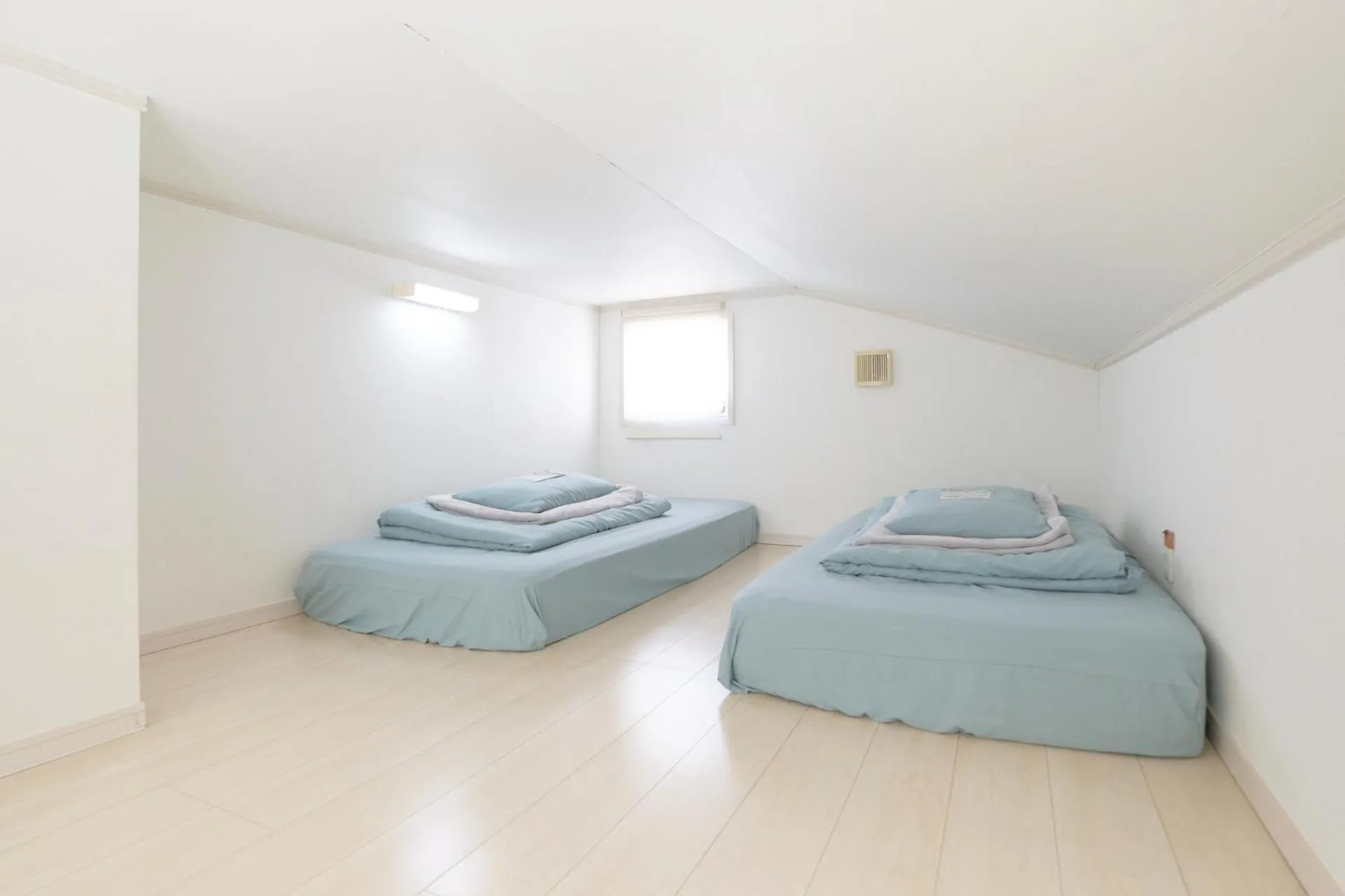 Bed in Soshigaya Apartment by Tranova