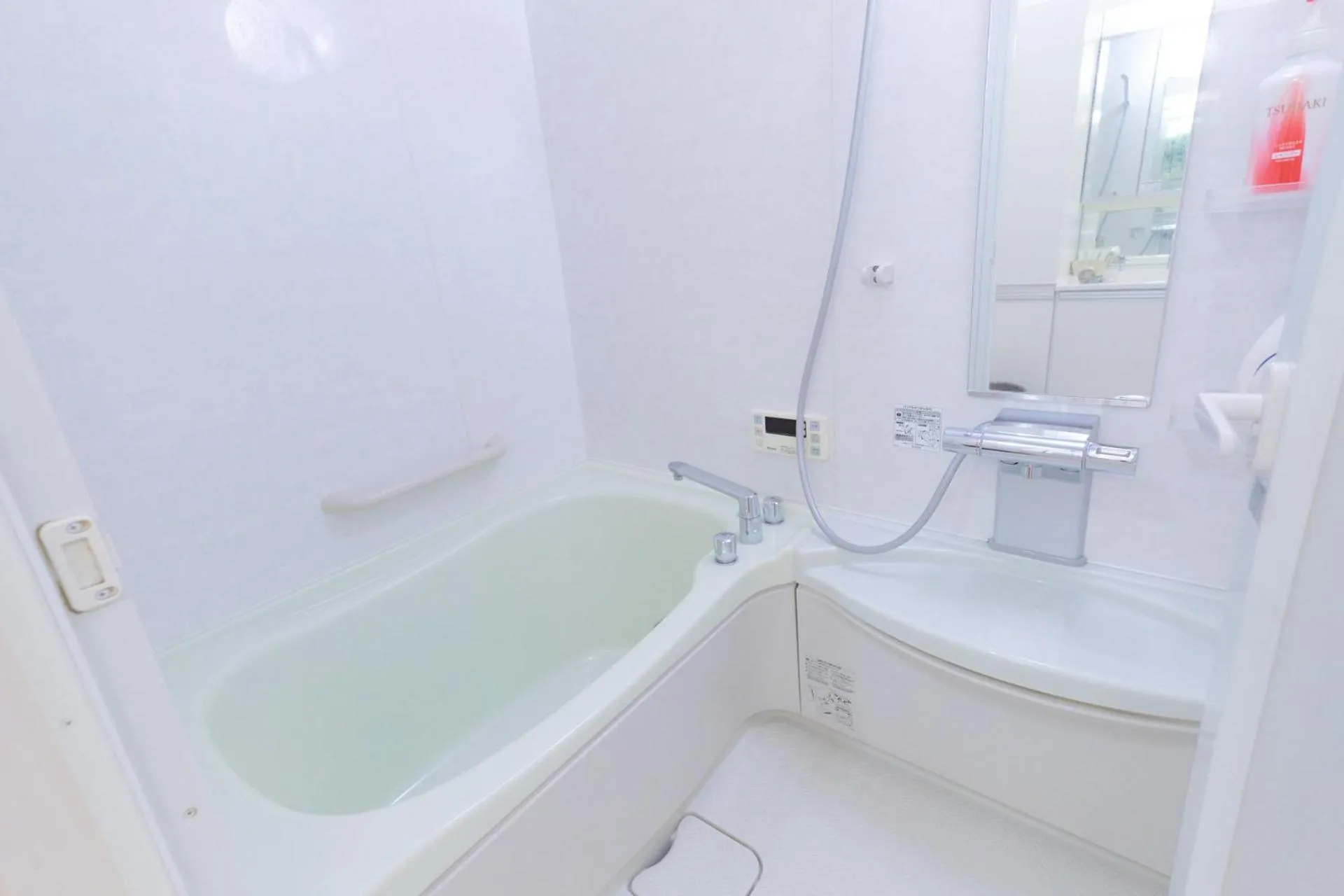 Soshigaya Apartment by Tranova