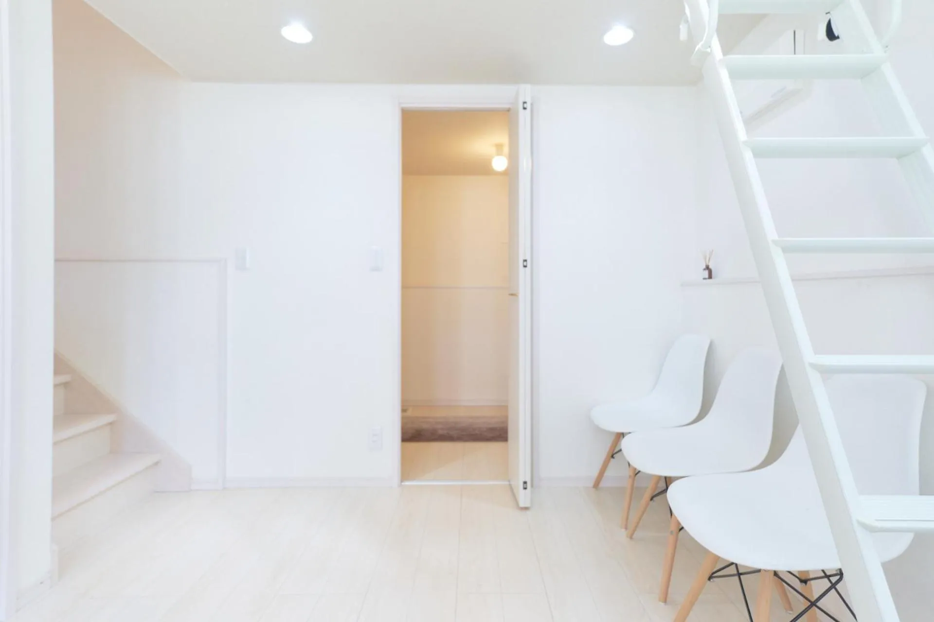 Soshigaya Apartment by Tranova