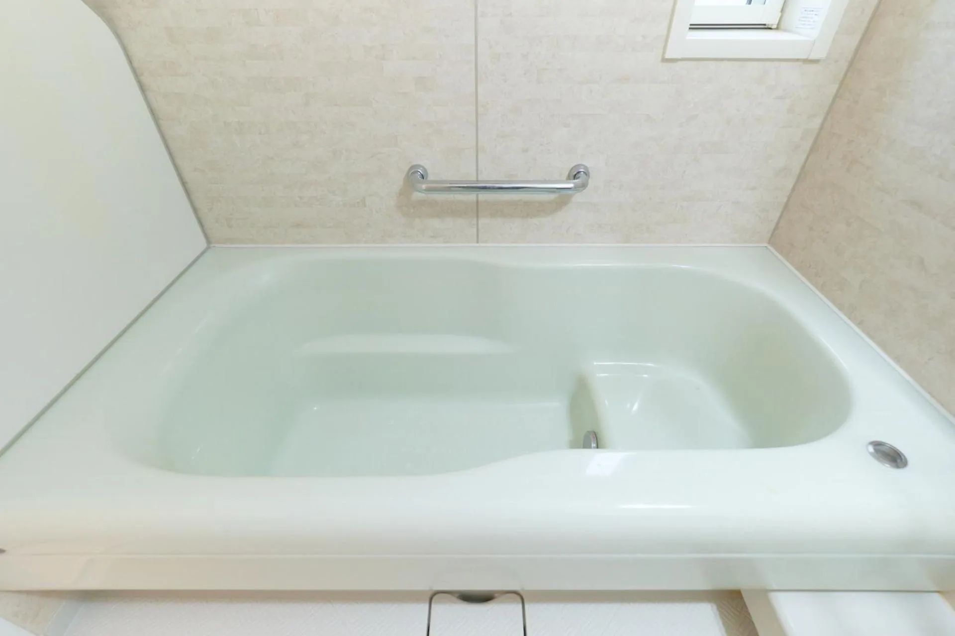 Soshigaya Apartment by Tranova