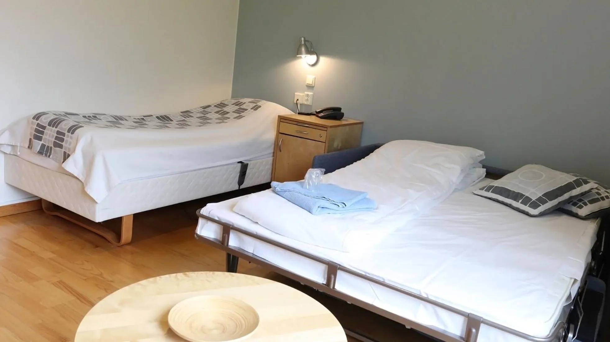 Photo of the whole room, Bed in Unicare Røros Gjesteovernatting