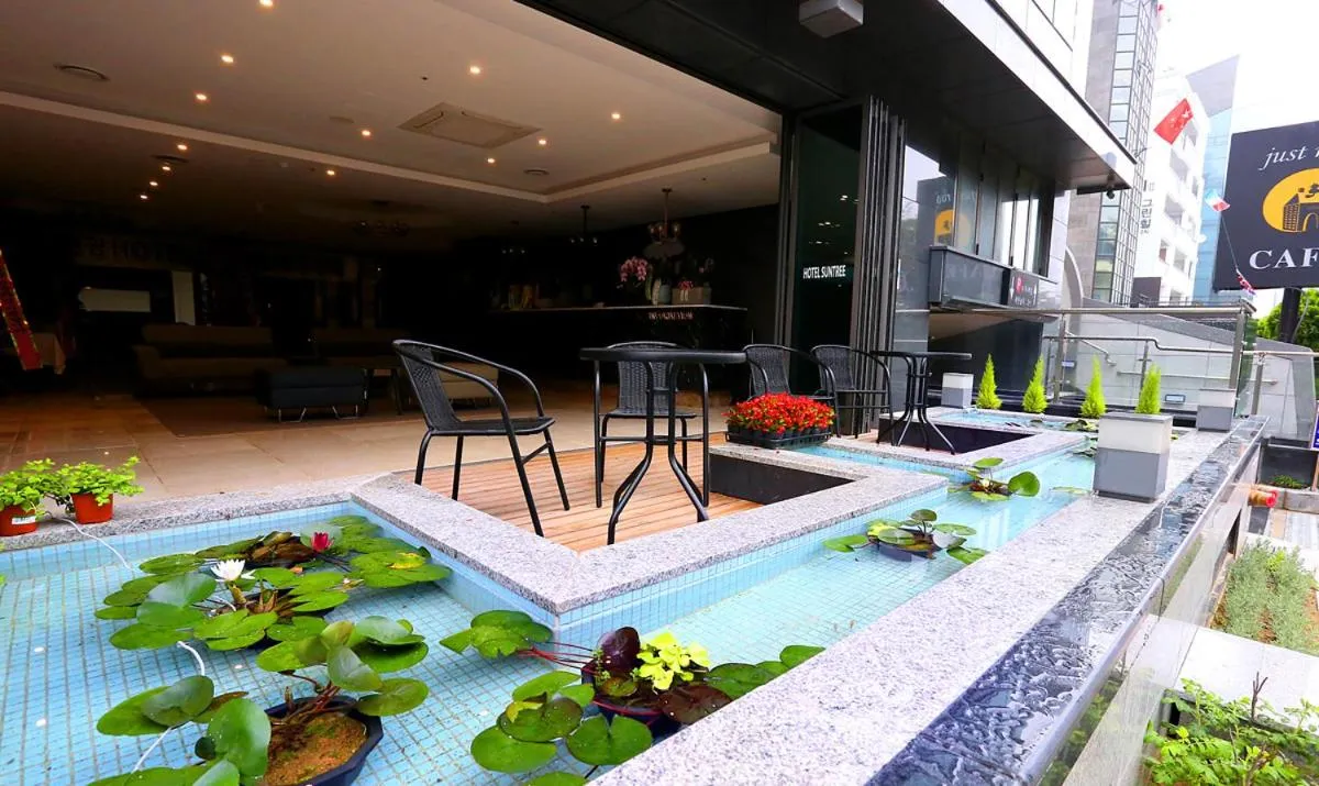 Garden view in Suntree Hotel