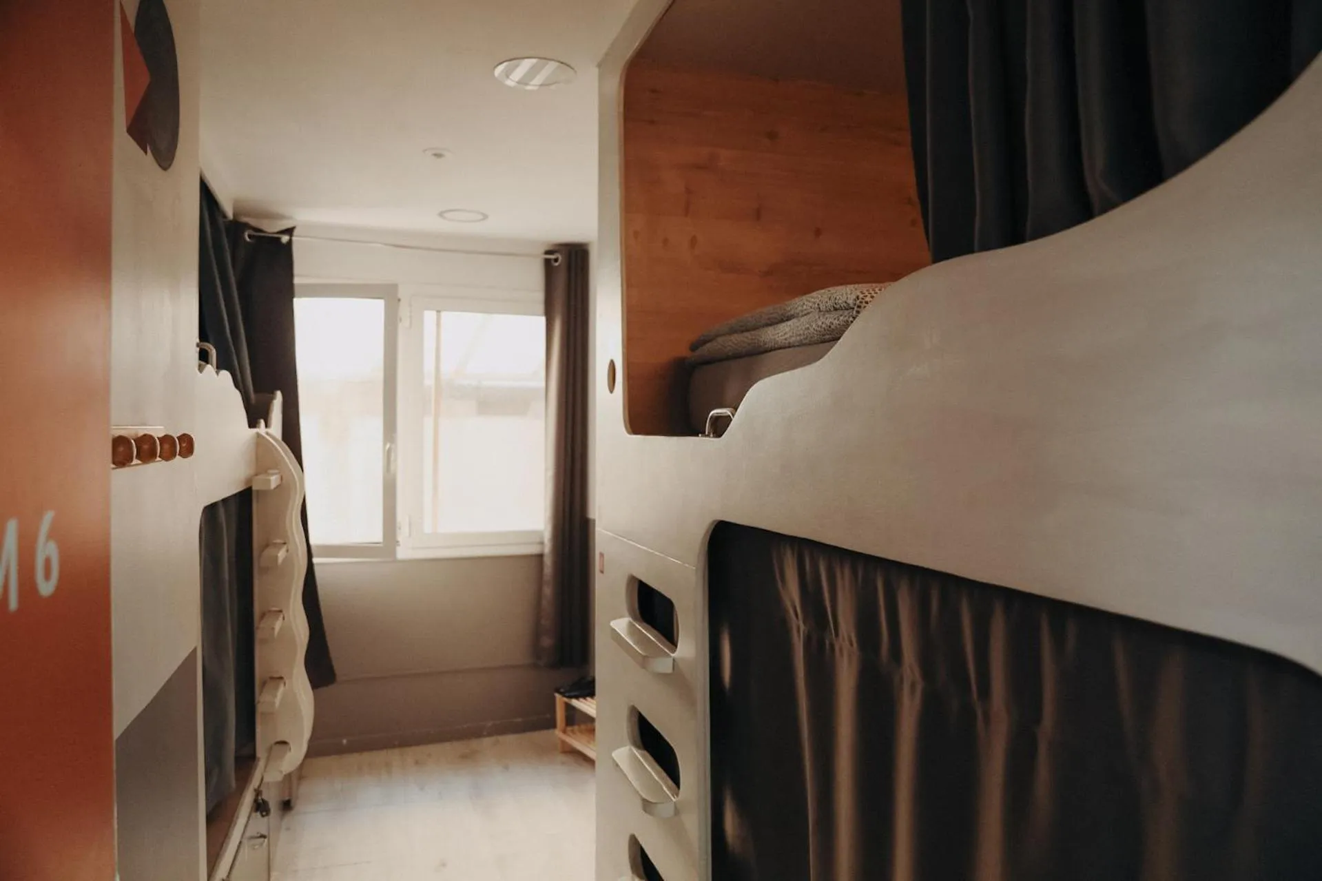 bunk bed, Bed in Onefam Ramblas