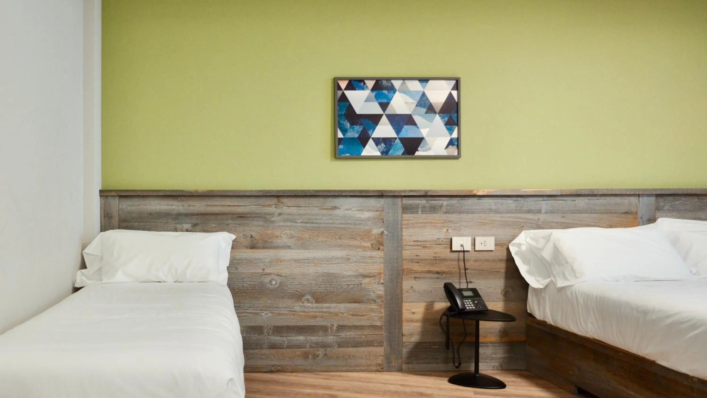 Bedroom, Bed in Du Parc Hotel