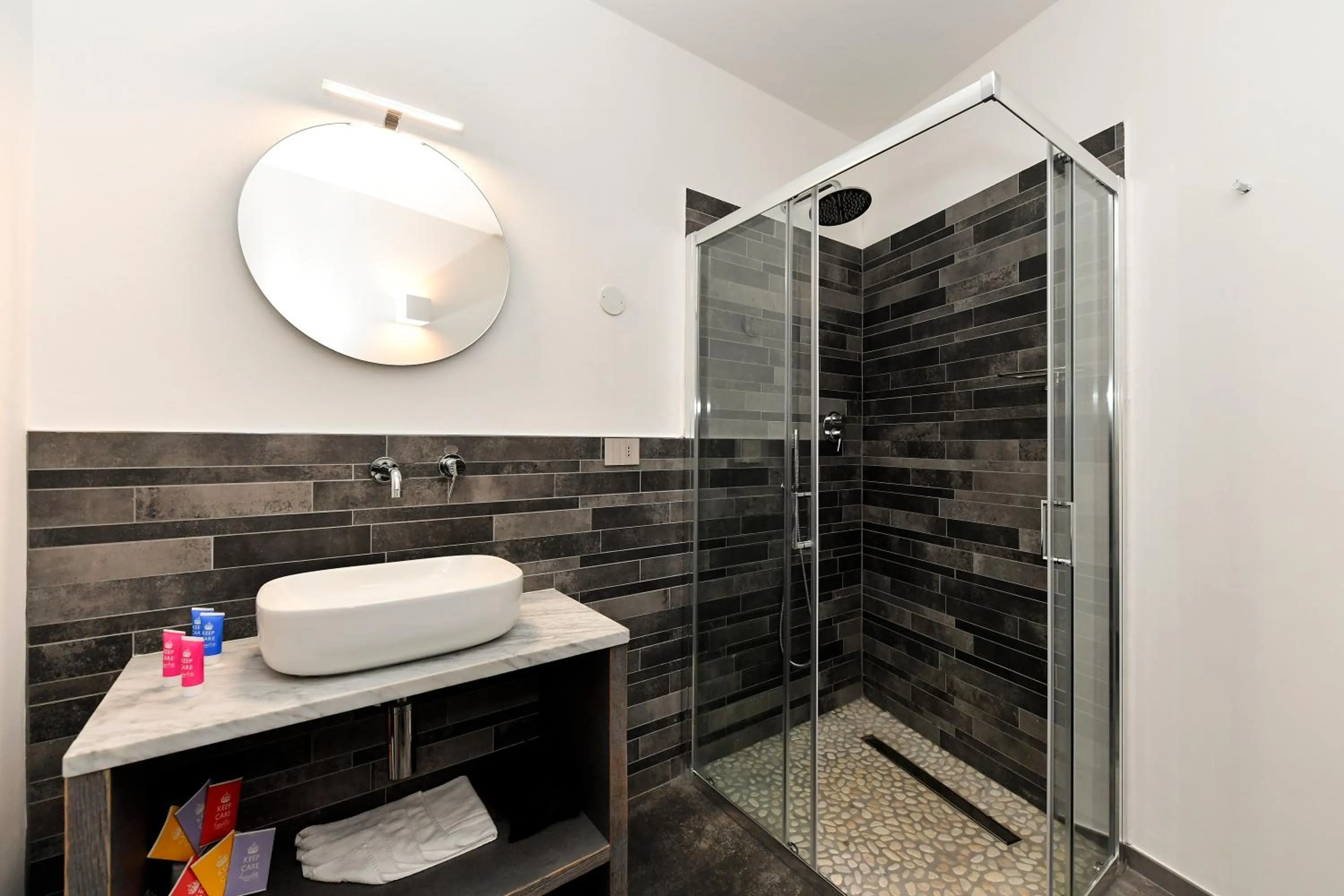 Bathroom in Du Parc Hotel