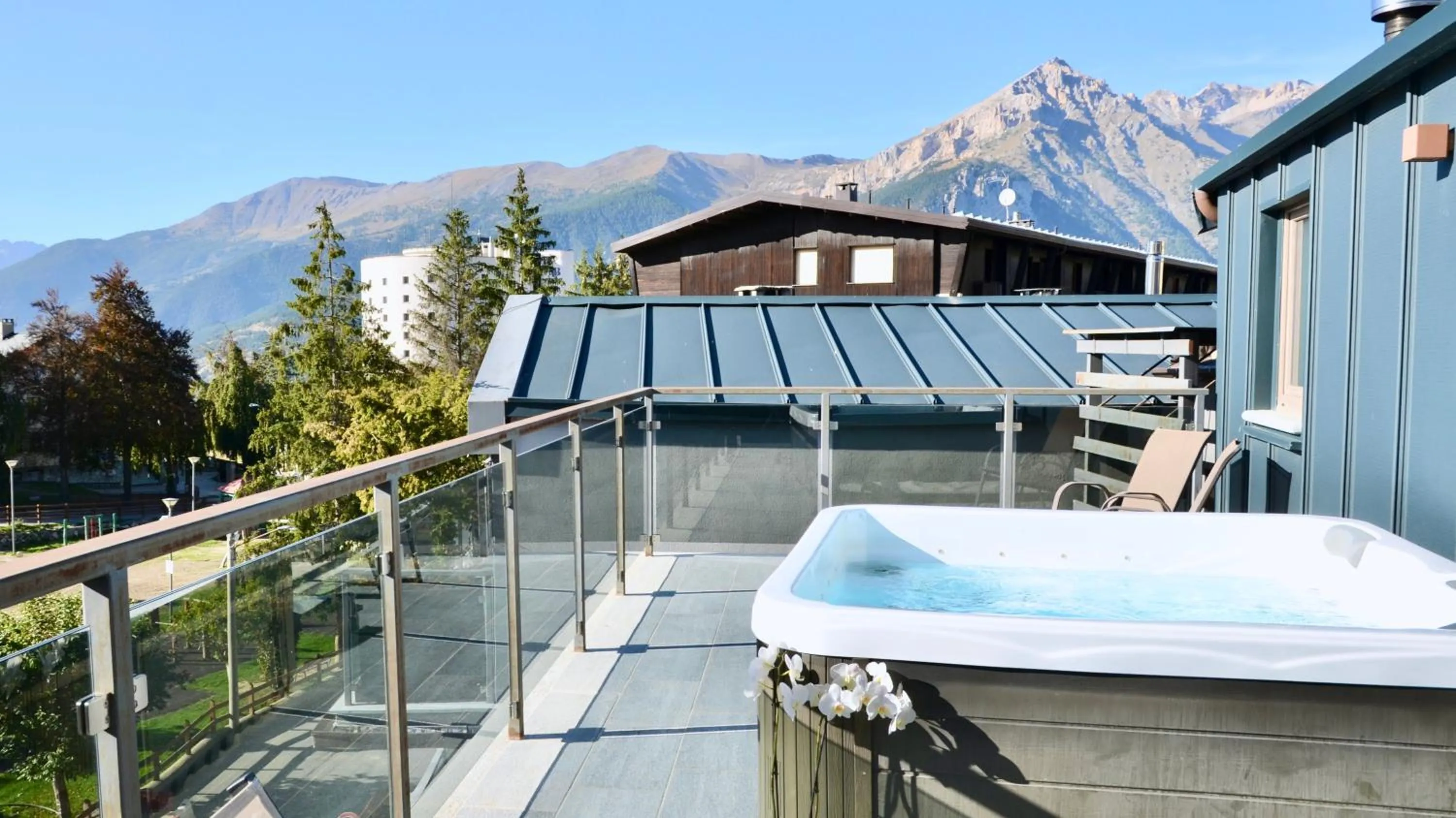 Hot Tub in Du Parc Hotel