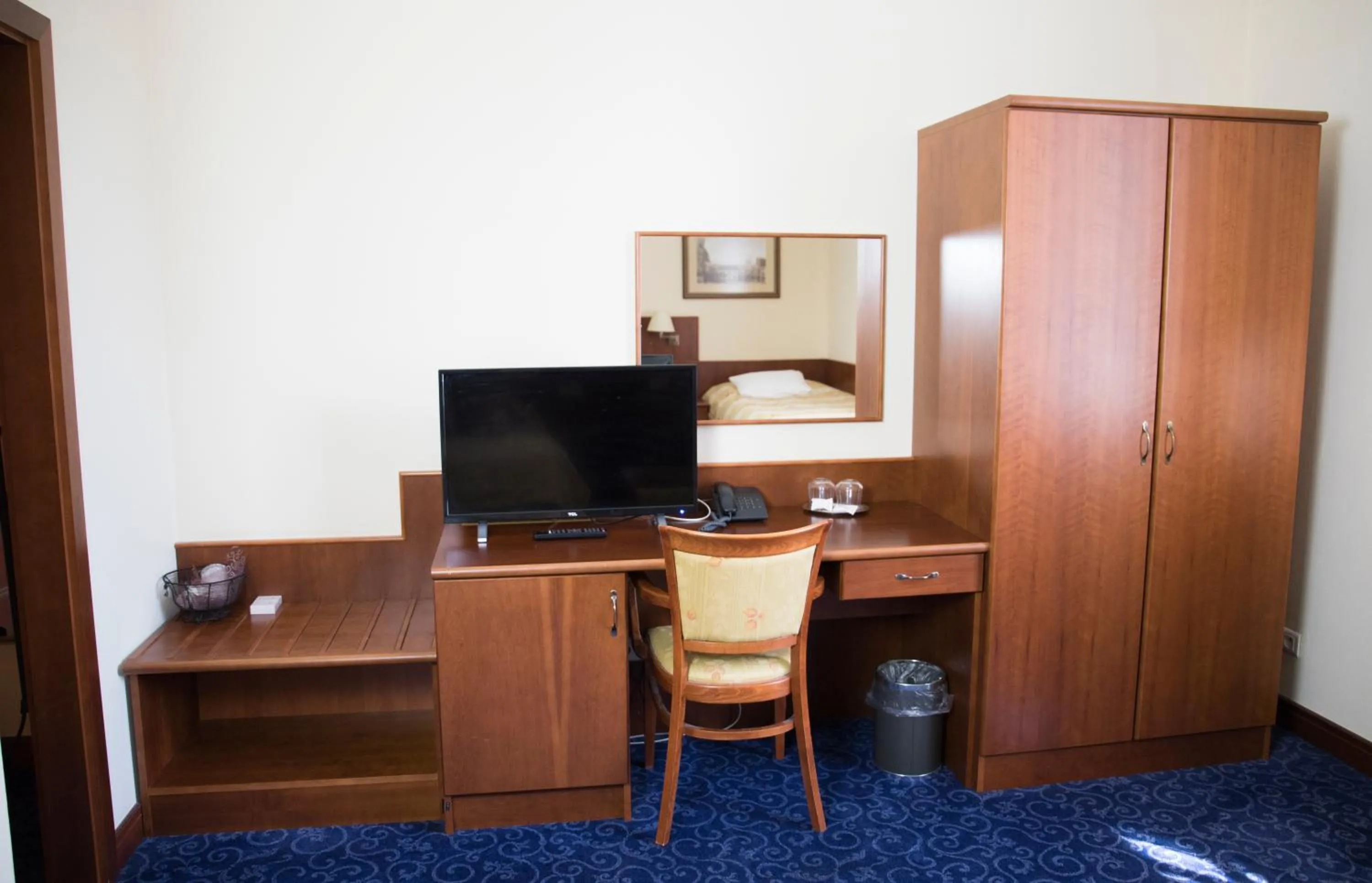 Facility for disabled guests, TV/Entertainment Center in Hotel sv. Ludmila