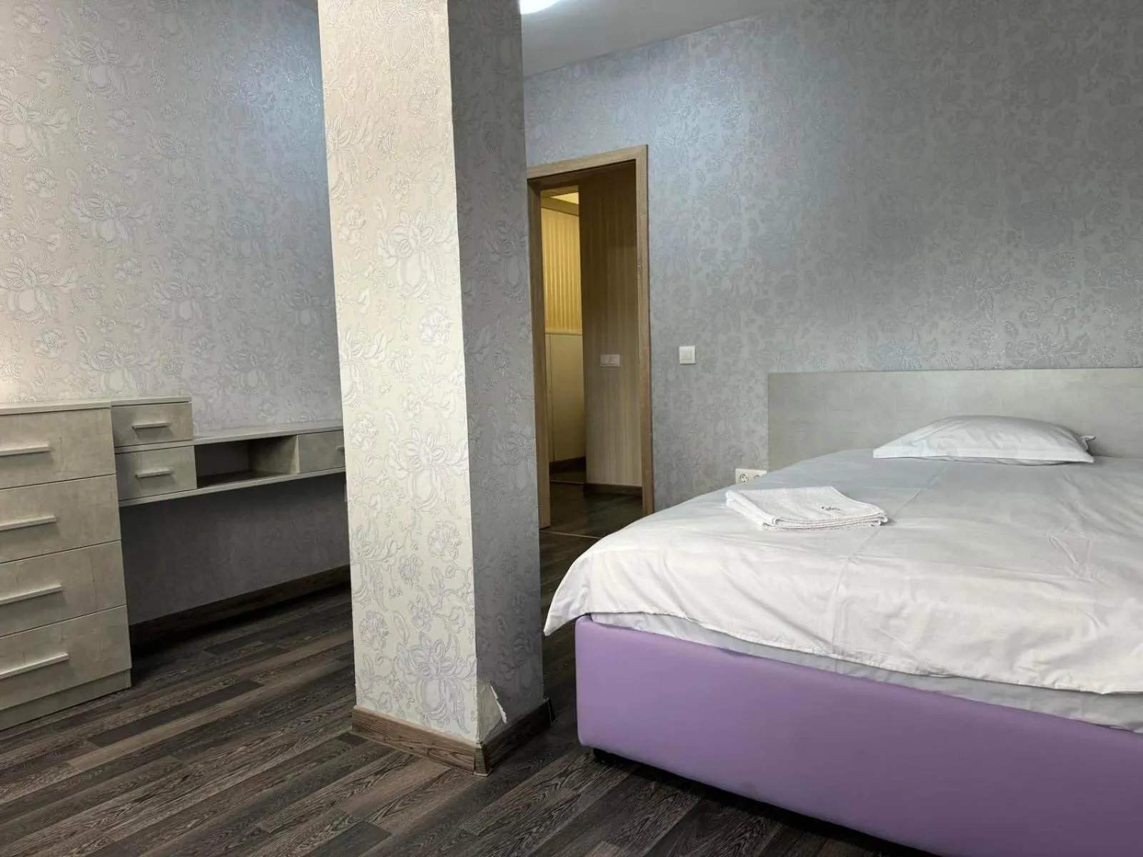 Bed in Central Plaza Hotel