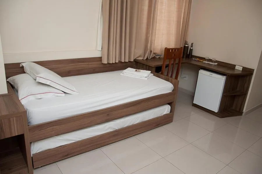 Bedroom, Bed in Plaza Suite Hotel