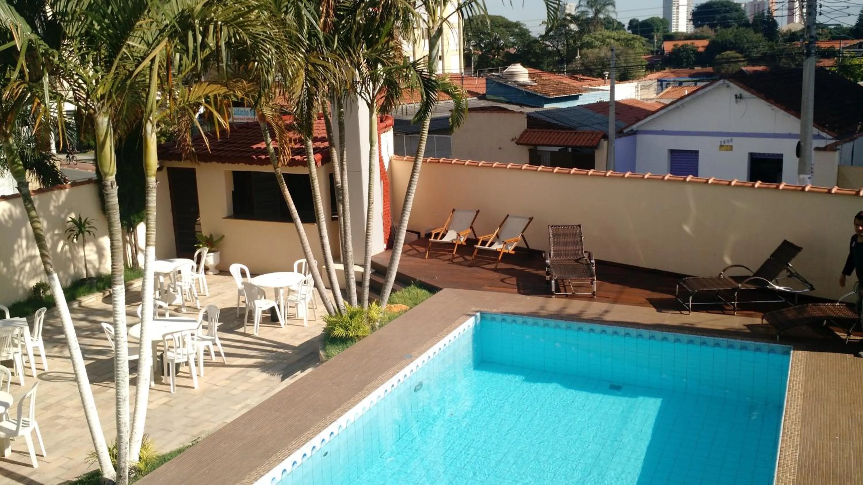 Swimming pool in Plaza Suite Hotel