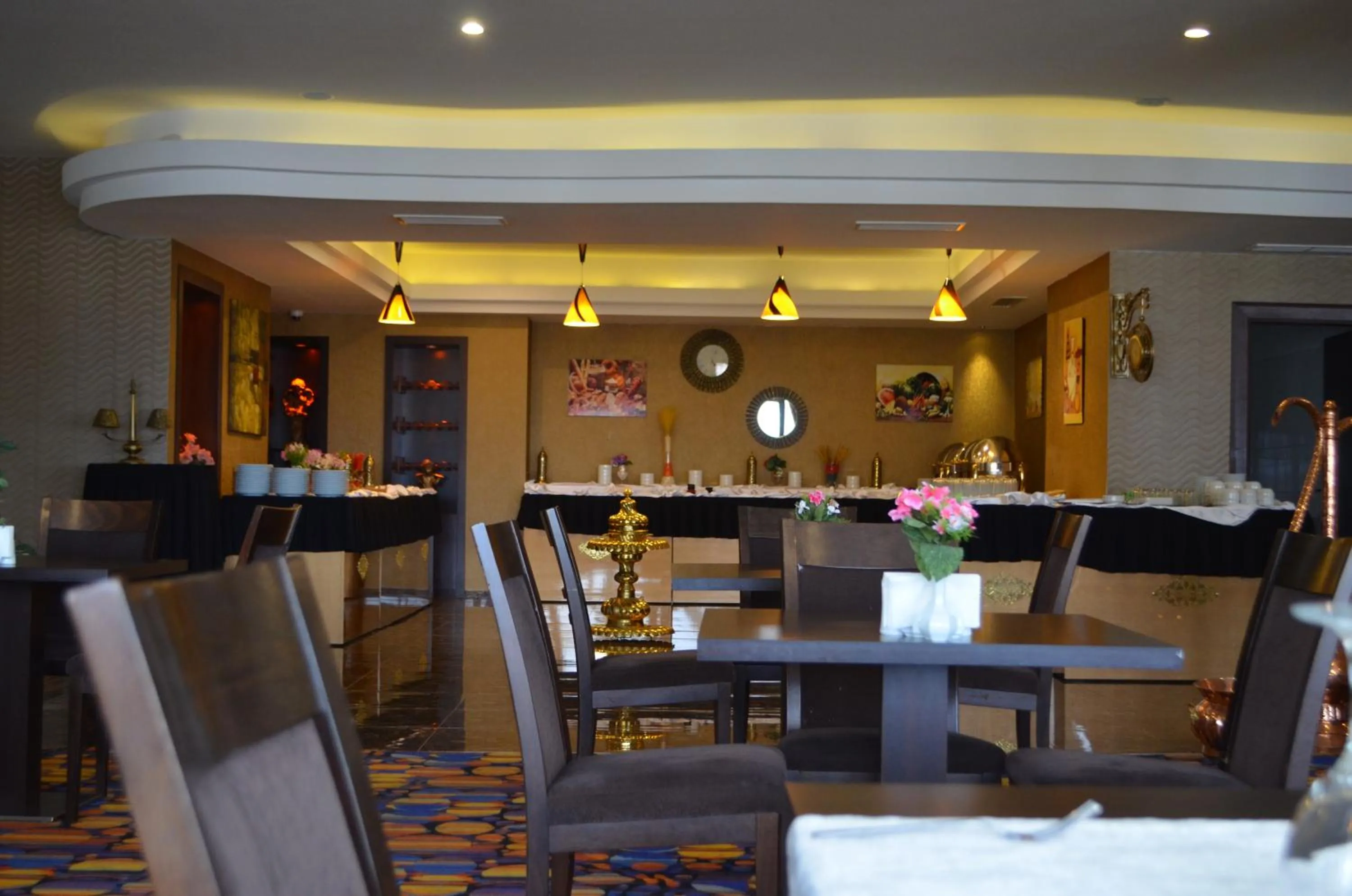 Restaurant/places to eat in Asrin Park Hotel & Spa Convention Center