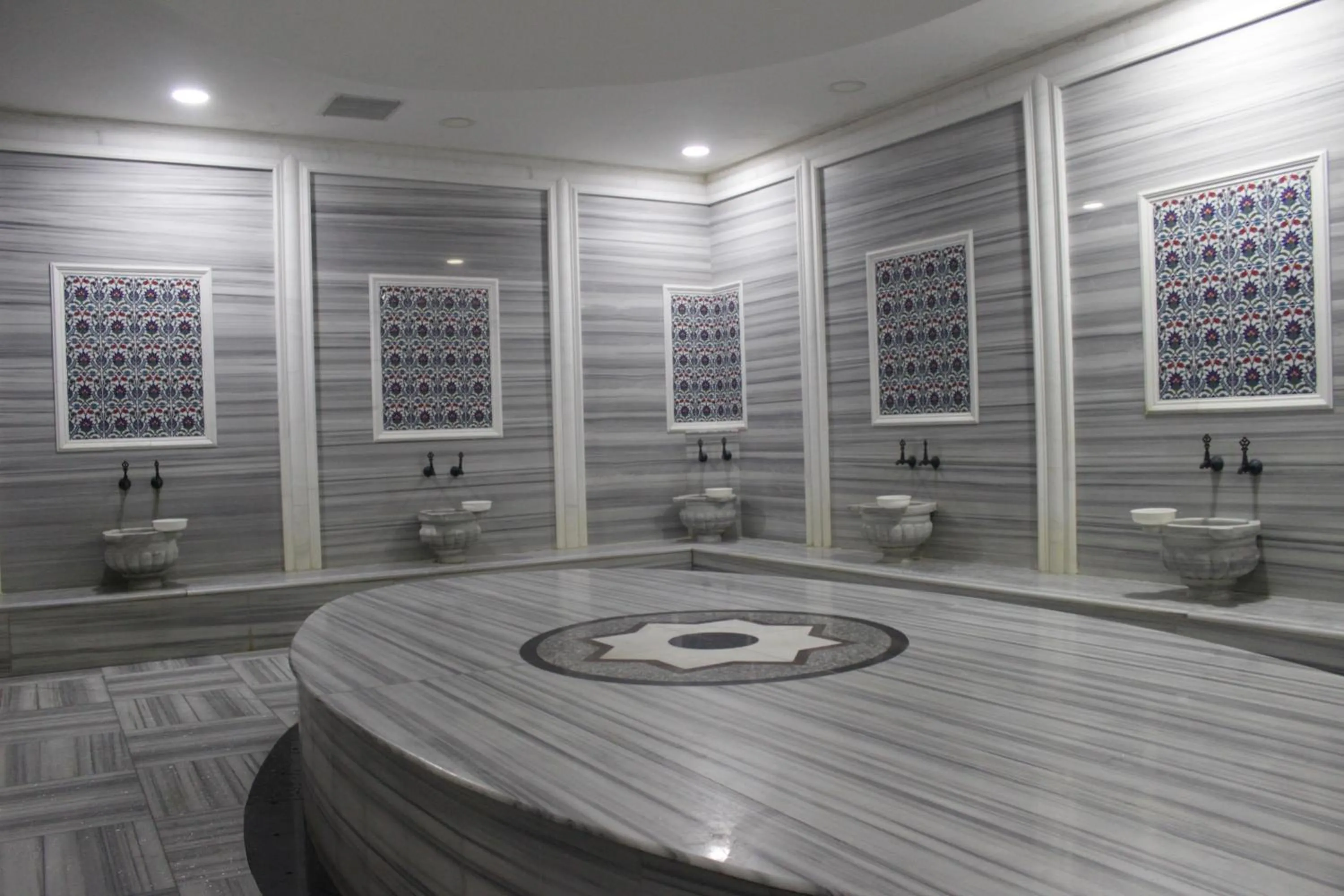 Steam room in Asrin Park Hotel & Spa Convention Center