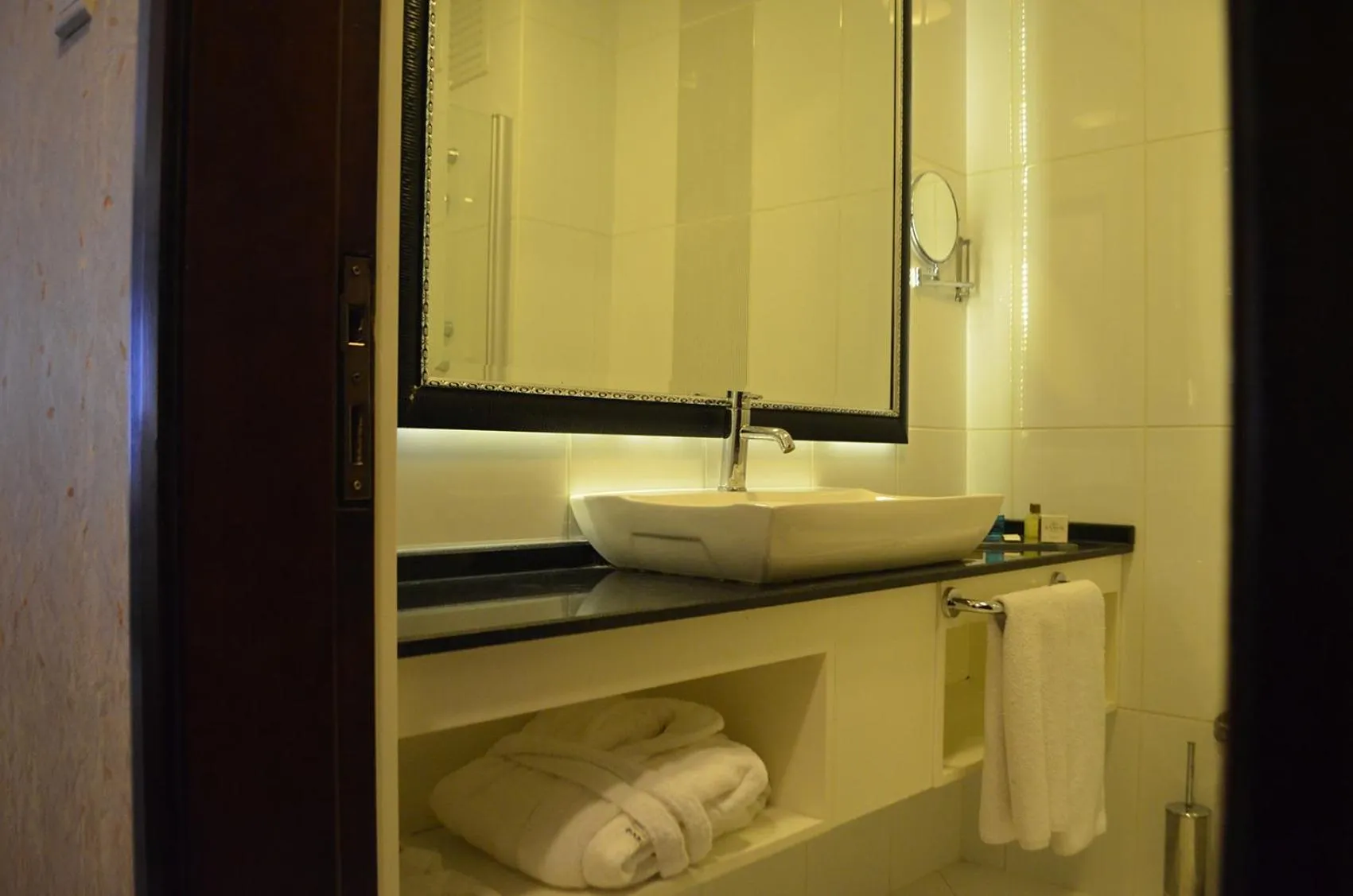 Bathroom in Asrin Park Hotel & Spa Convention Center