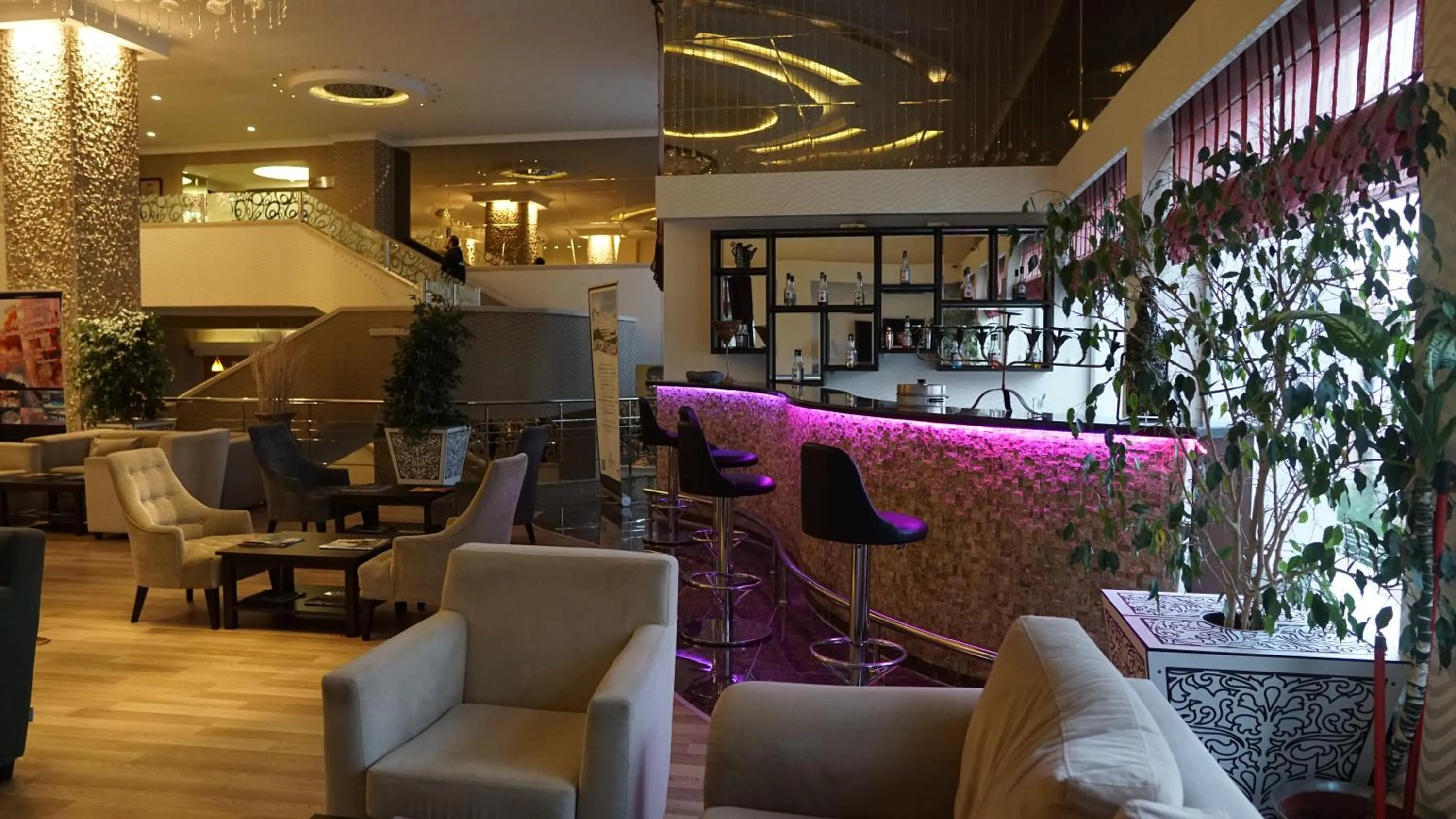 Lounge or bar in Asrin Park Hotel & Spa Convention Center