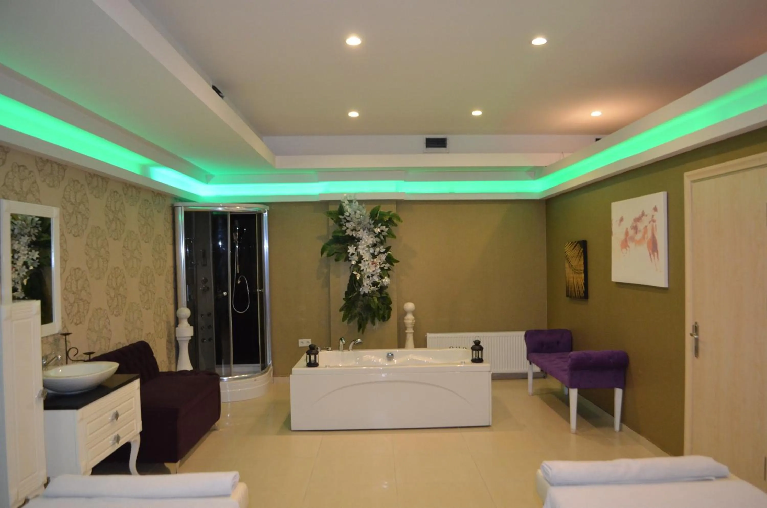 Spa and wellness centre/facilities in Asrin Park Hotel & Spa Convention Center