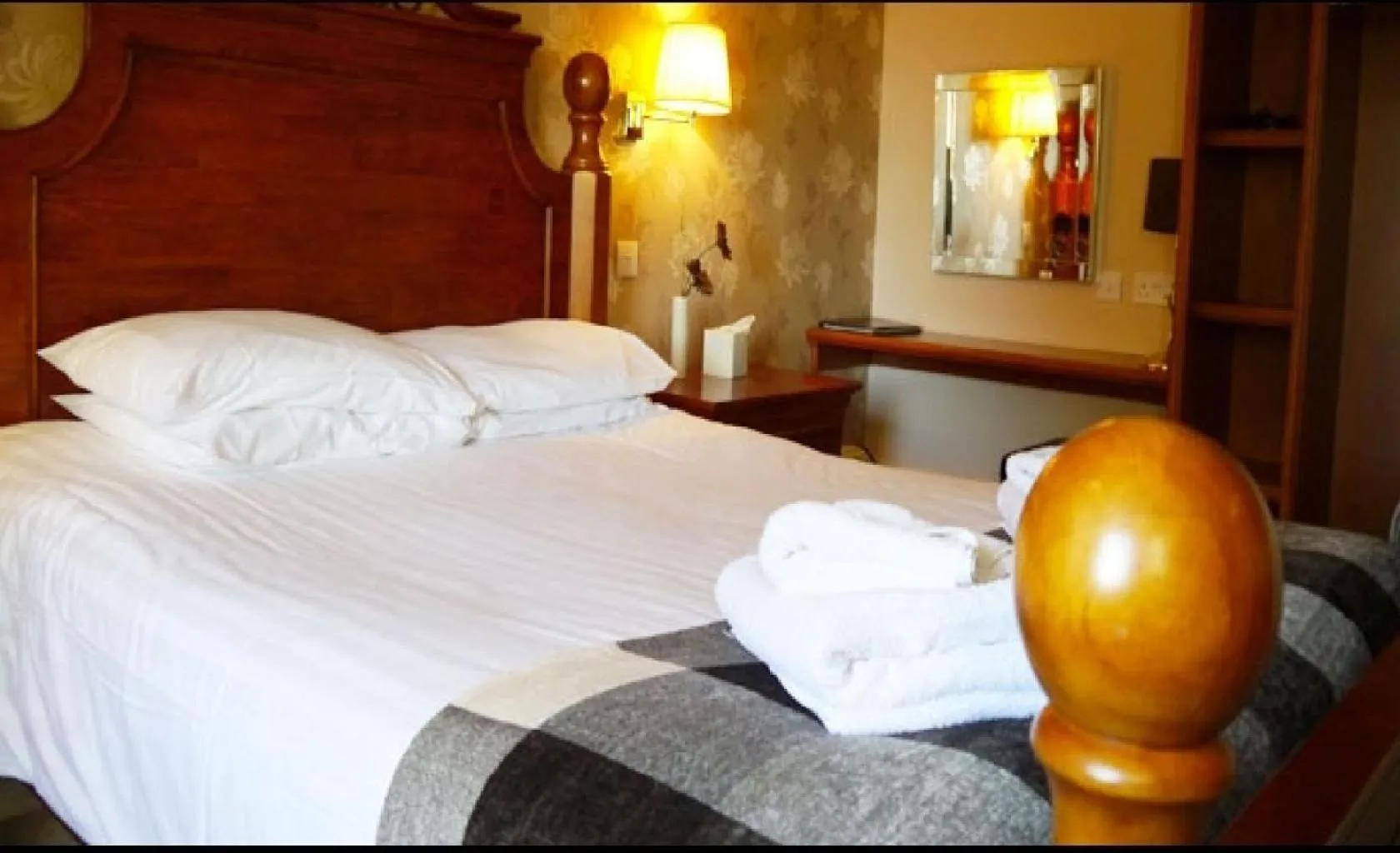 Bedroom, Bed in Ban-Car Hotel