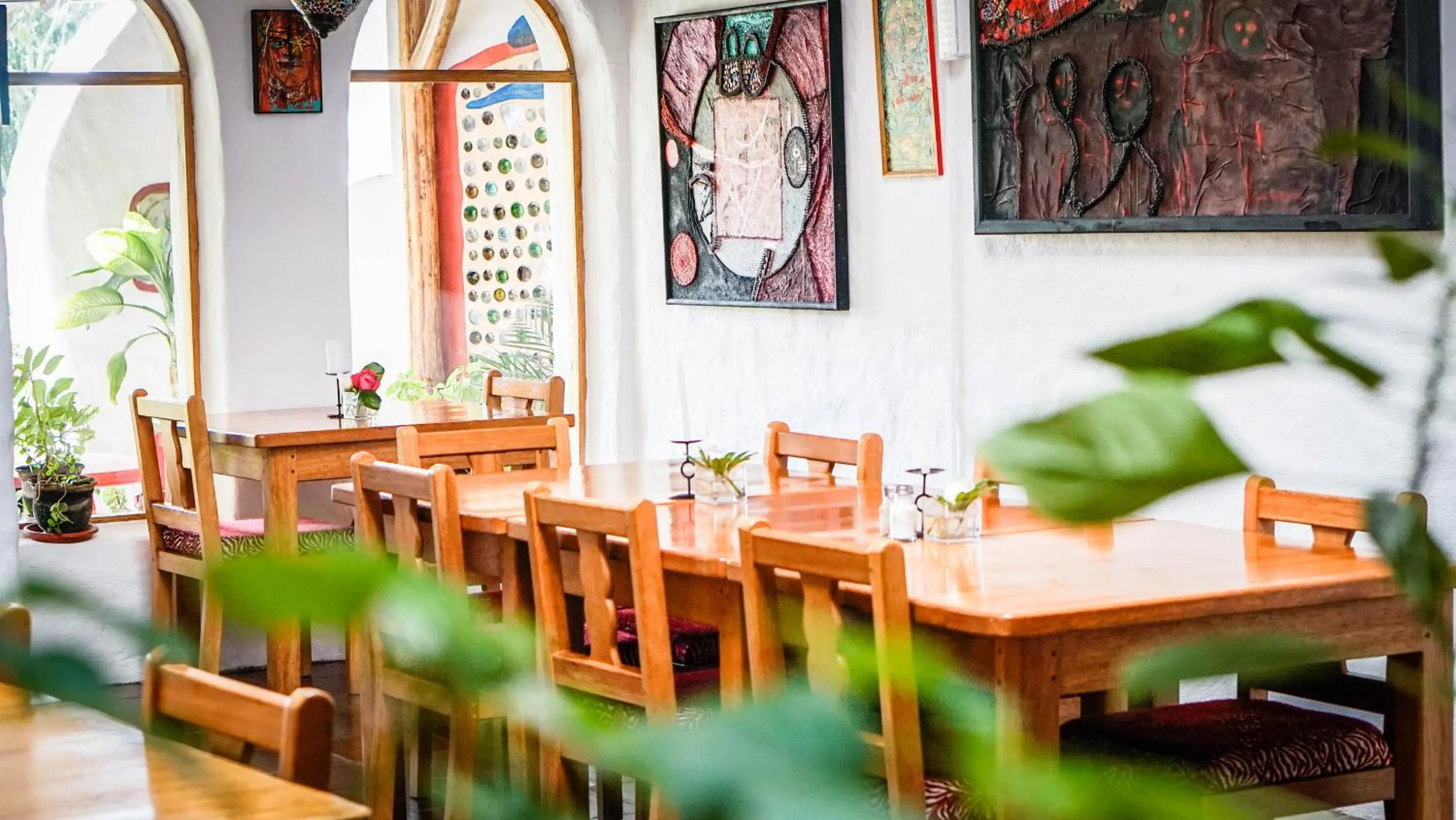 Restaurant/places to eat in Hosteria Museart Pantavi