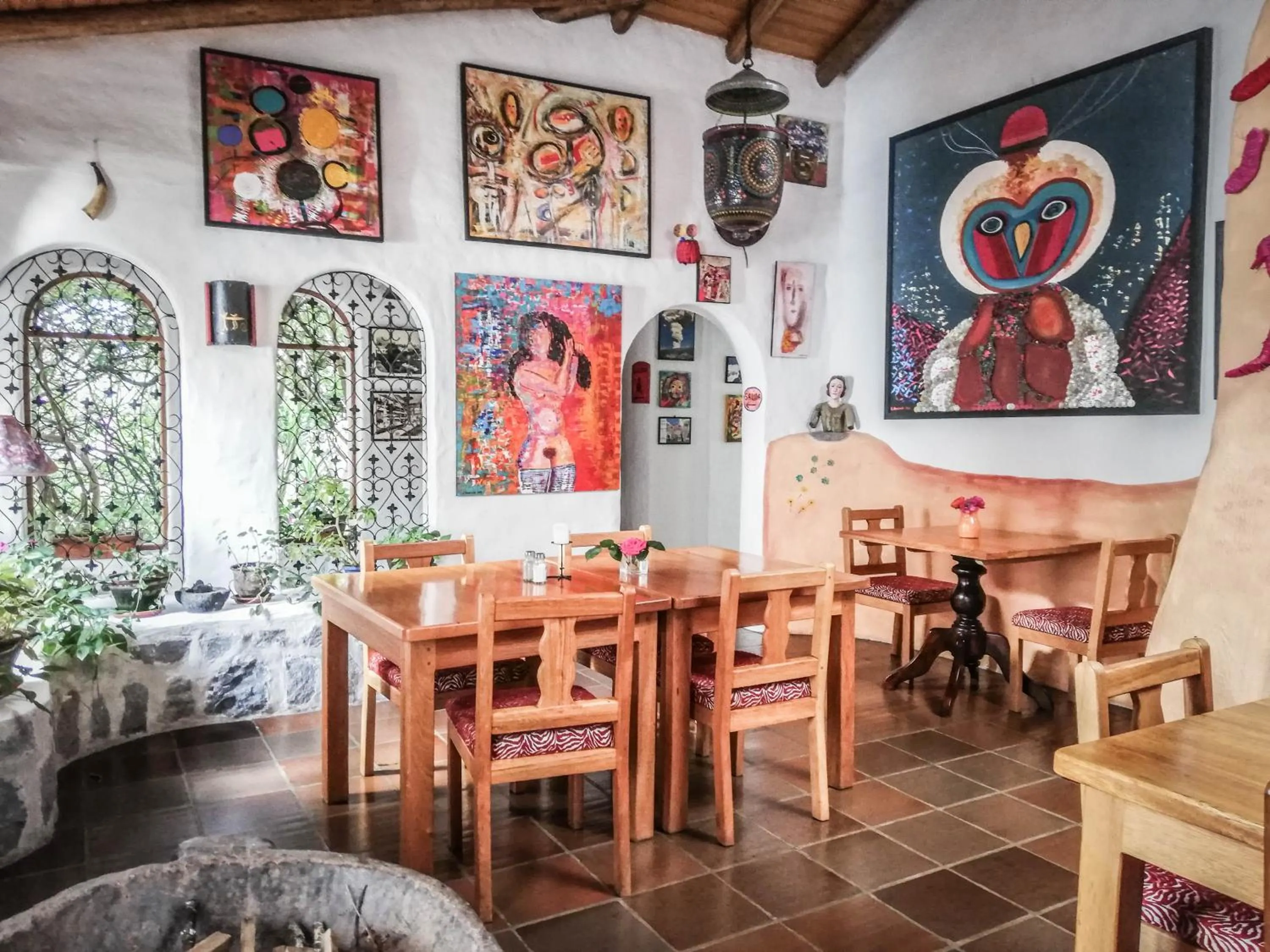 Restaurant/places to eat in Hosteria Museart Pantavi