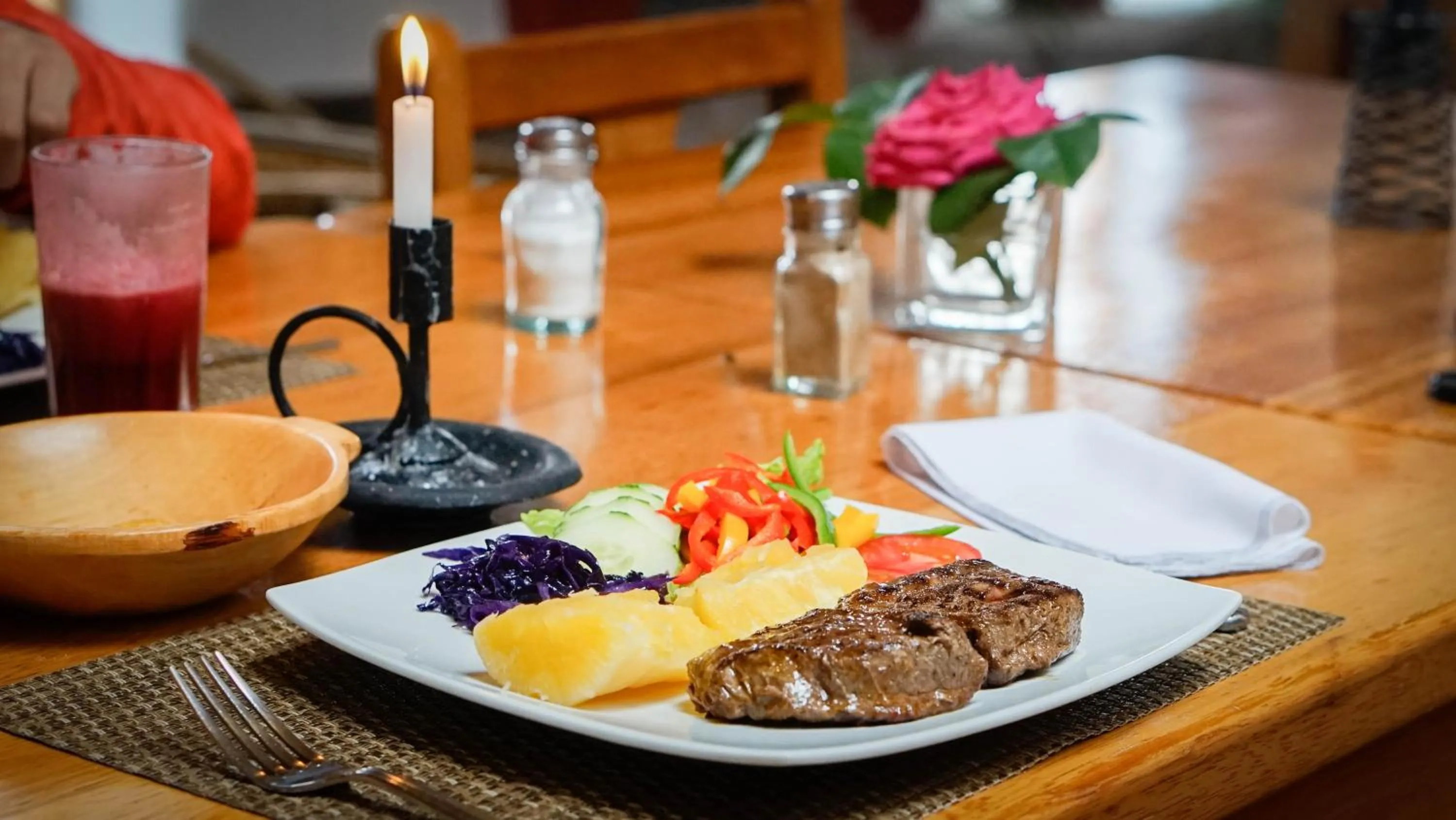 Restaurant/places to eat in Hosteria Museart Pantavi