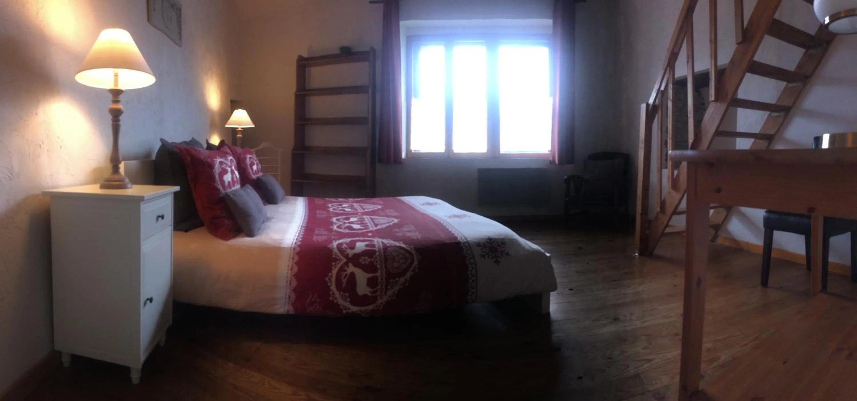 Photo of the whole room, Bed in Les Granges d'Ignaux