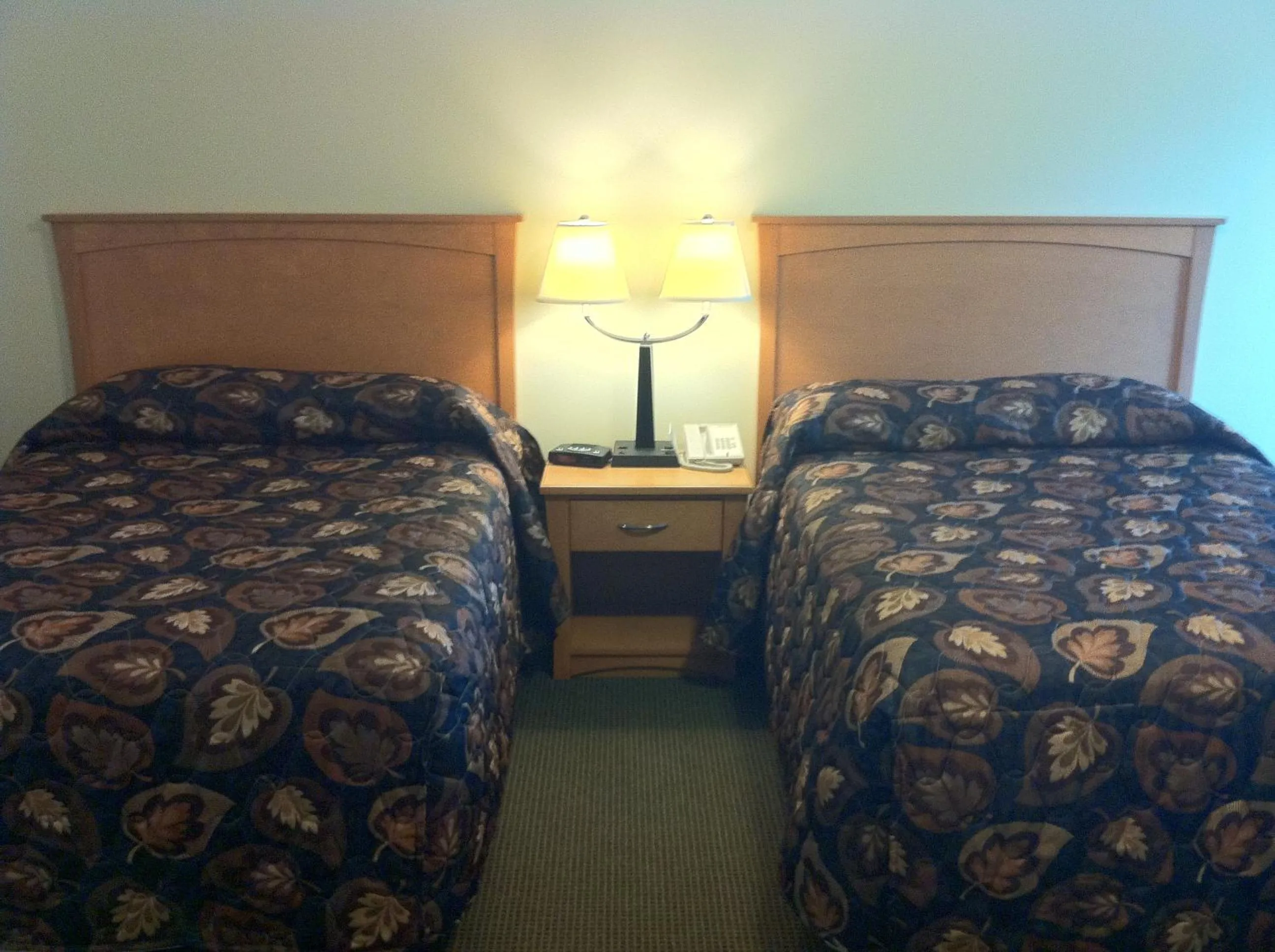 Bed in Circle 6 Motel