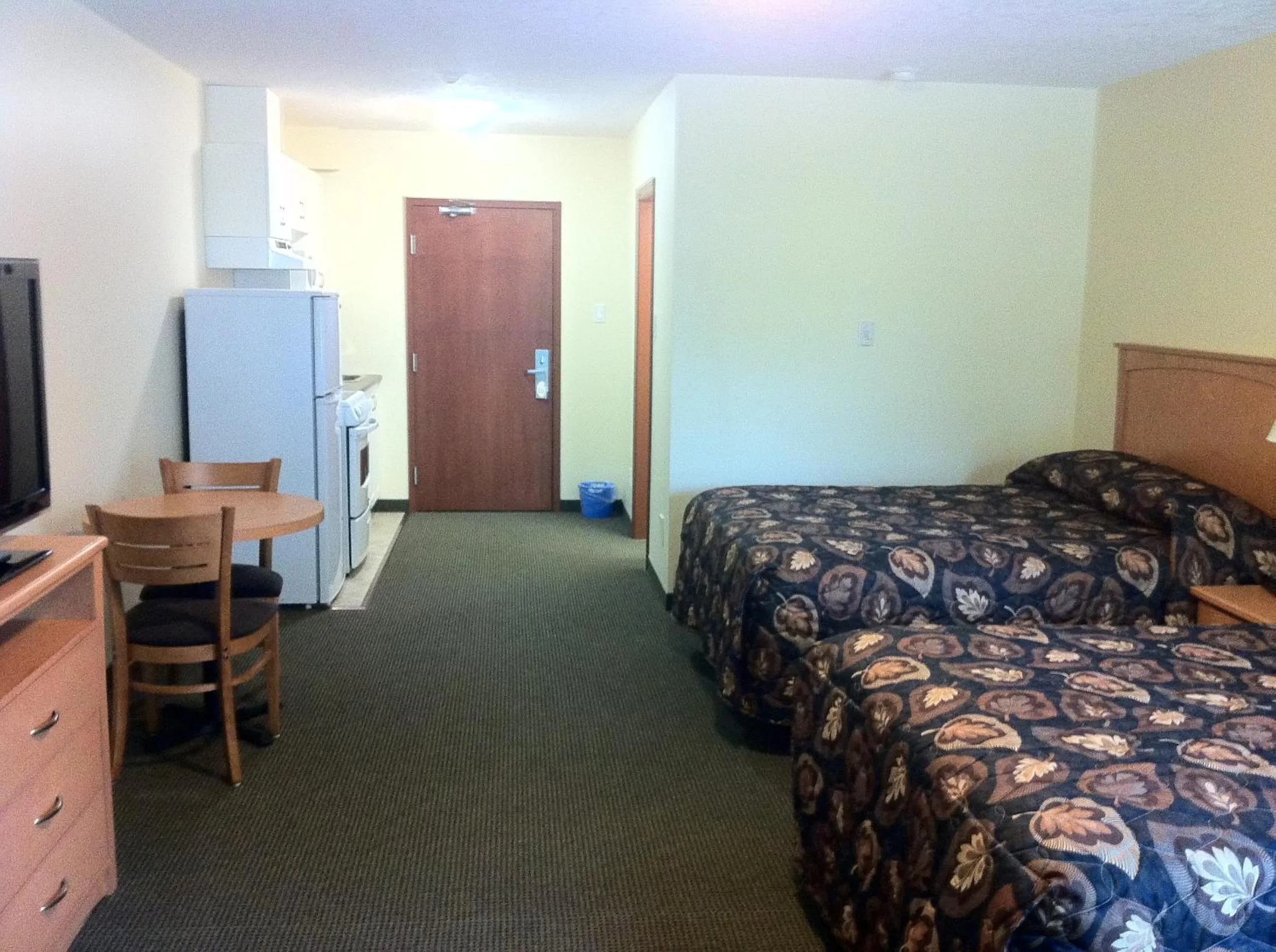 Bed in Circle 6 Motel