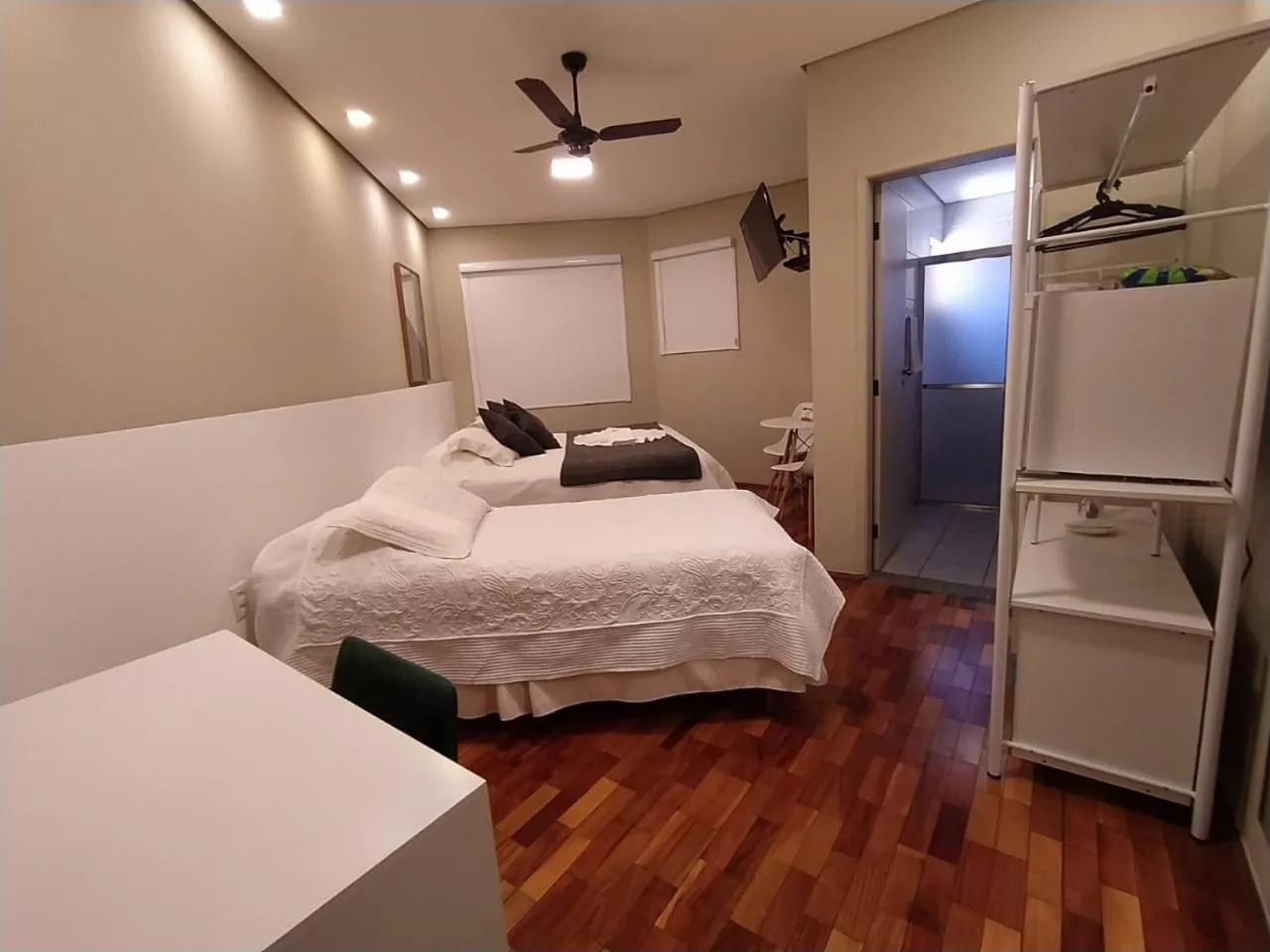 Photo of the whole room, Bed in Café Palace Hotel