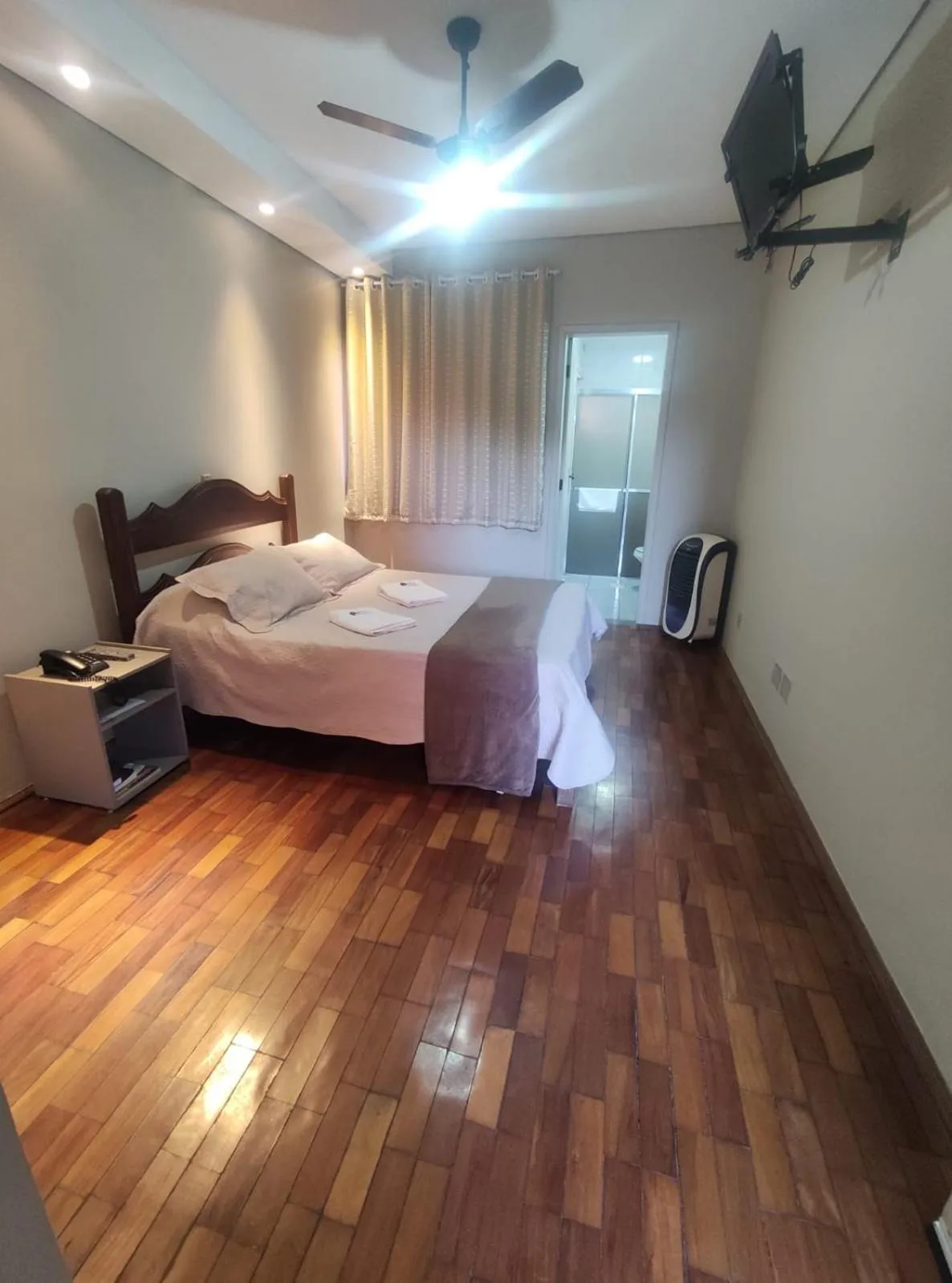 Bedroom, Bed in Café Palace Hotel