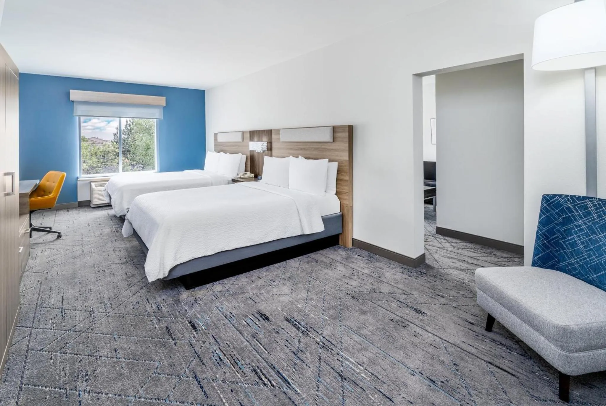 Photo of the whole room, Bed in Holiday Inn Express & Suites Denver North - Thornton by IHG