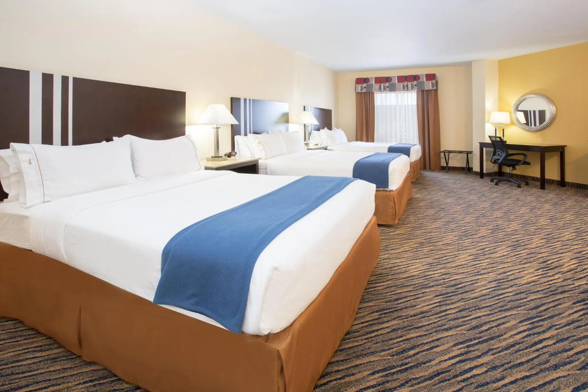 Photo of the whole room, Bed in Holiday Inn Express & Suites Denver North - Thornton by IHG