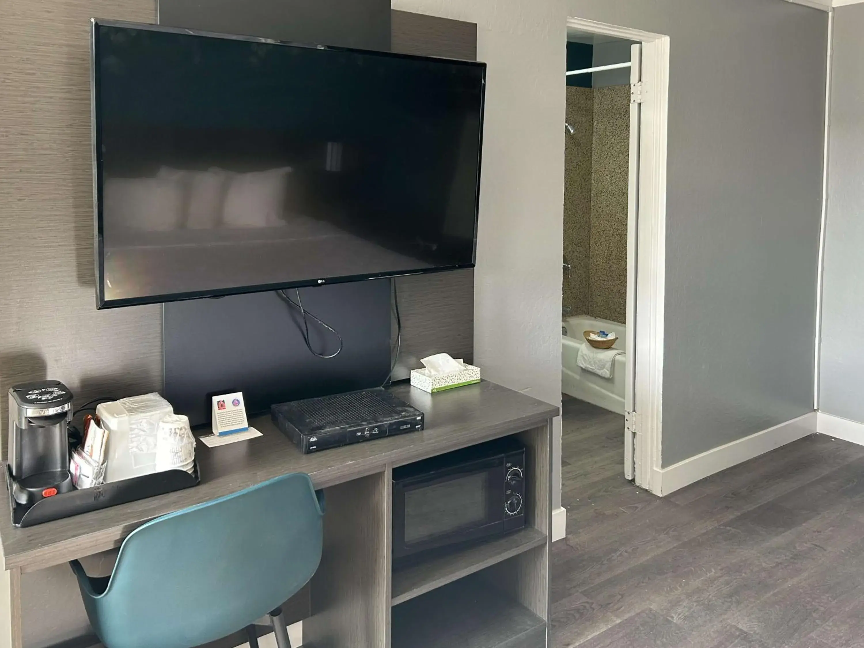 King Room - Non-Smoking in Gateway Inn King Room - Non-Smoking in Gateway Inn