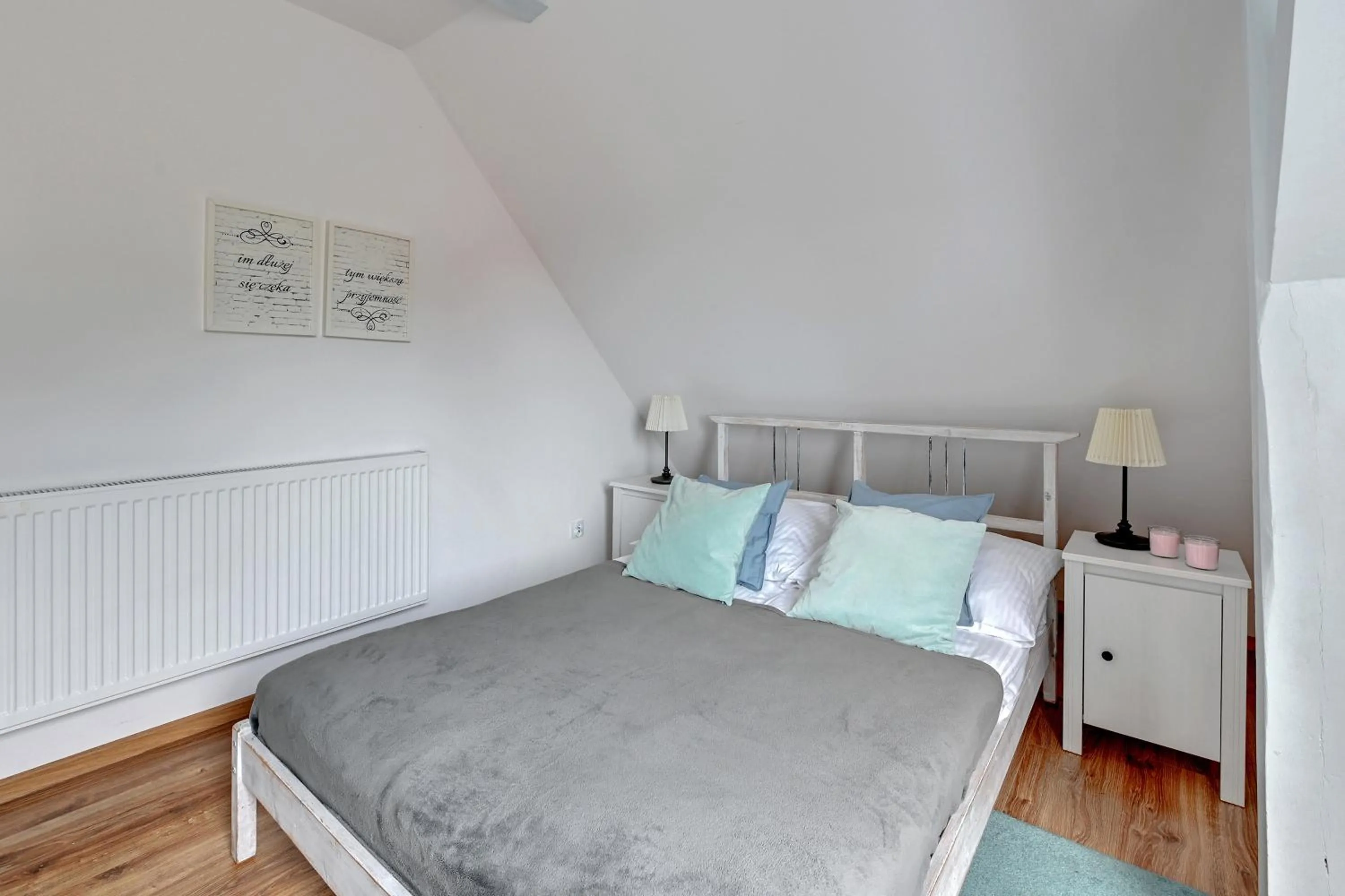 Bed in Grand Apartments - Happy Loft Apartment