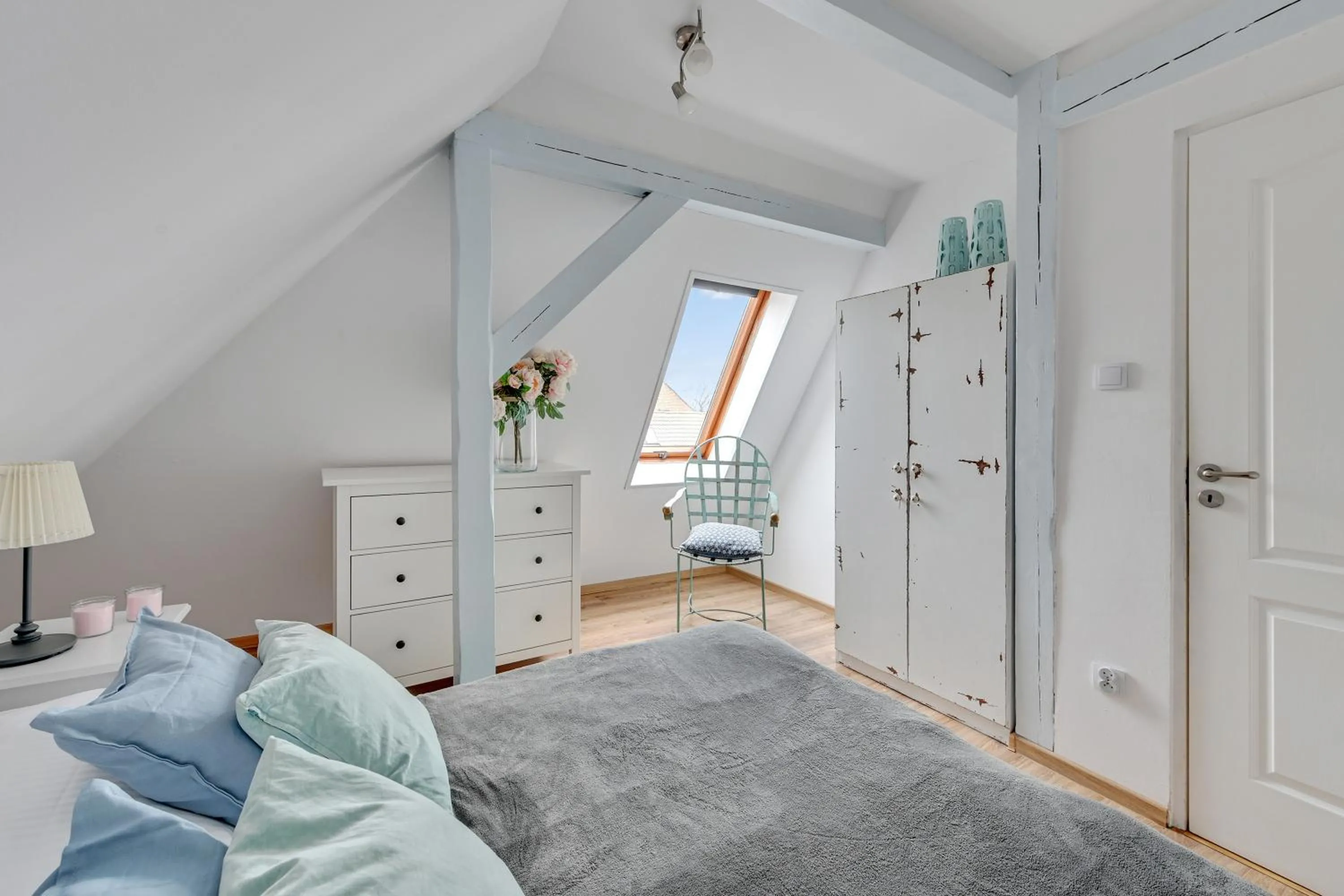 Bed in Grand Apartments - Happy Loft Apartment