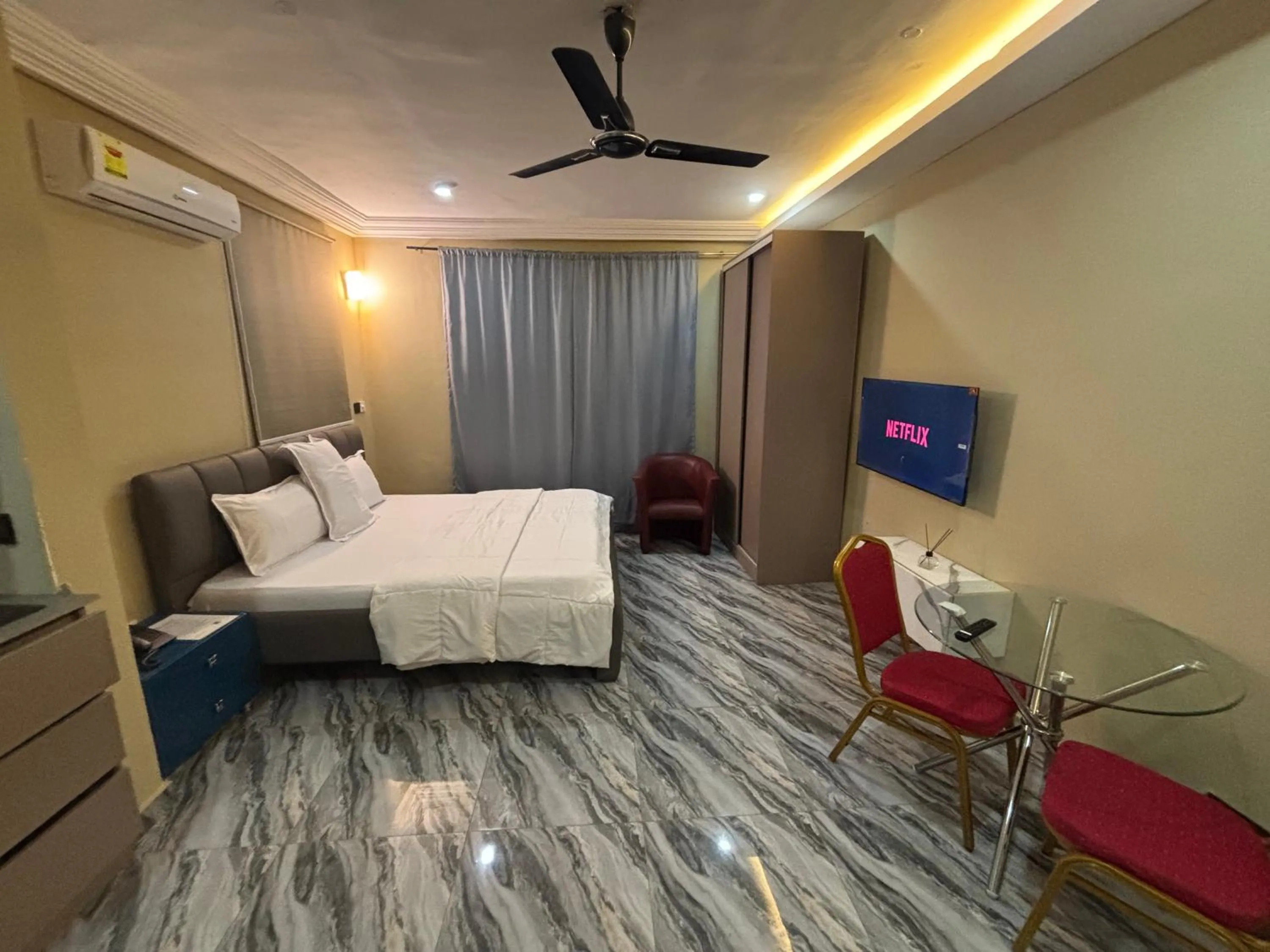 Bed in Bonsukoda Lodge