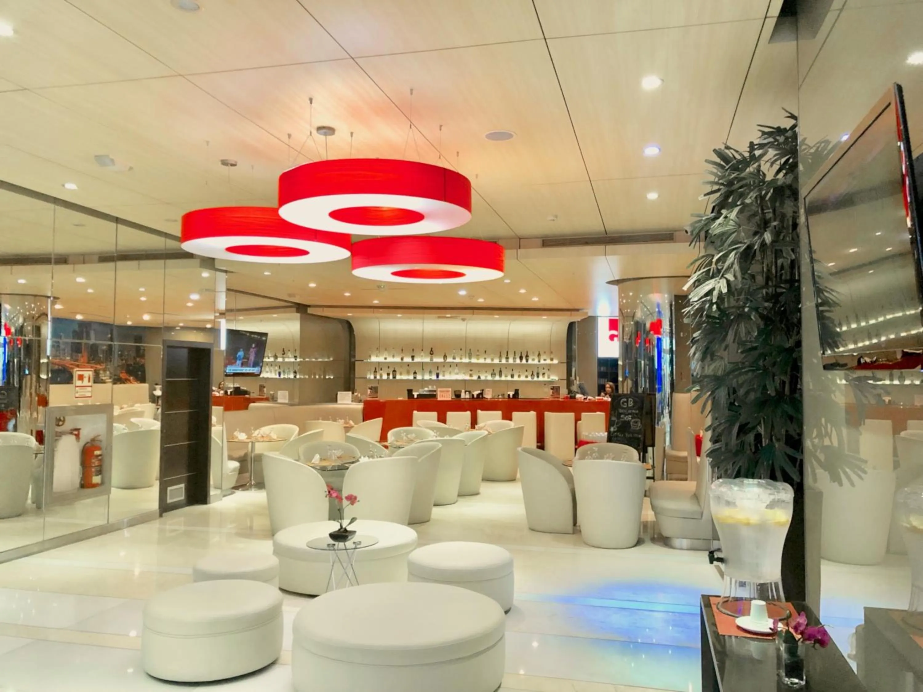 Restaurant/places to eat in Tryp by Wyndham Panama Centro