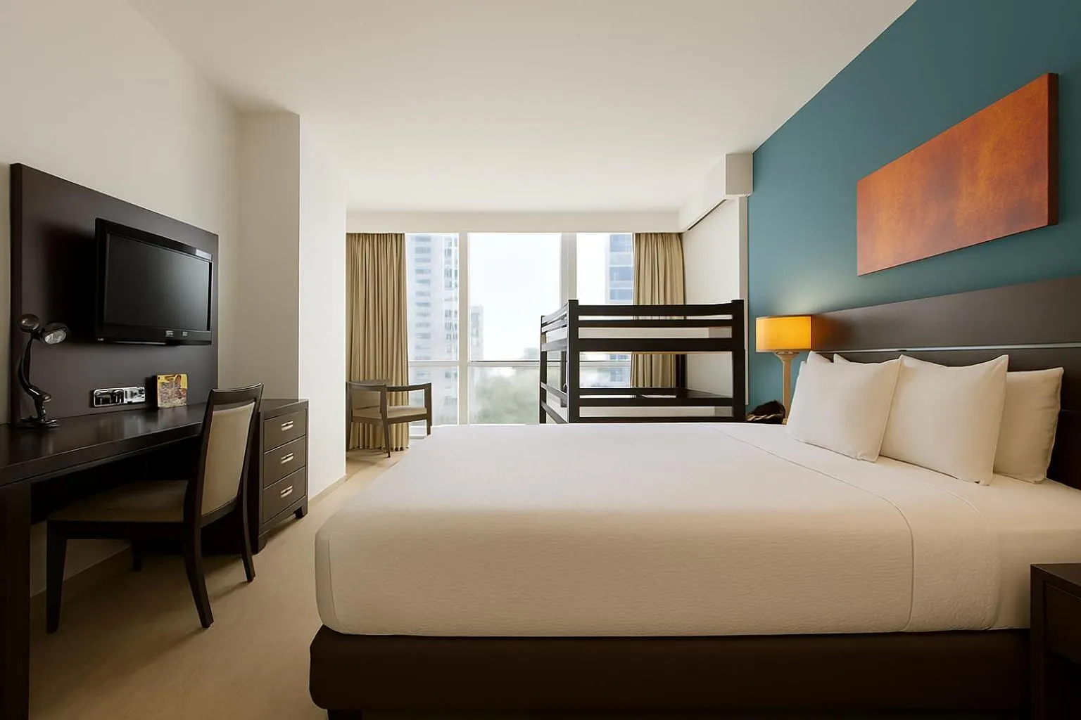 Bedroom, Bed in Tryp by Wyndham Panama Centro