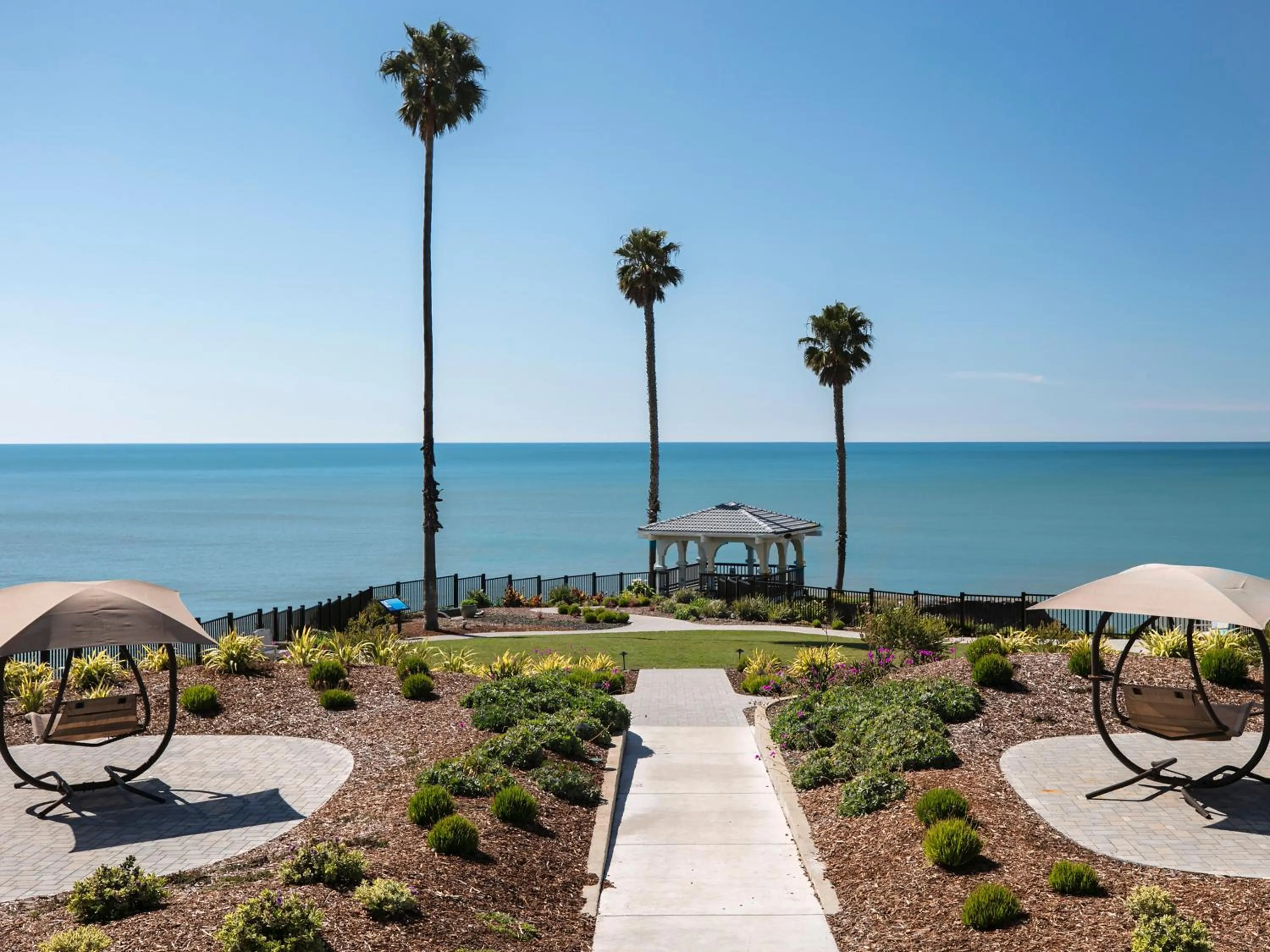 Garden in Shore Cliff Hotel