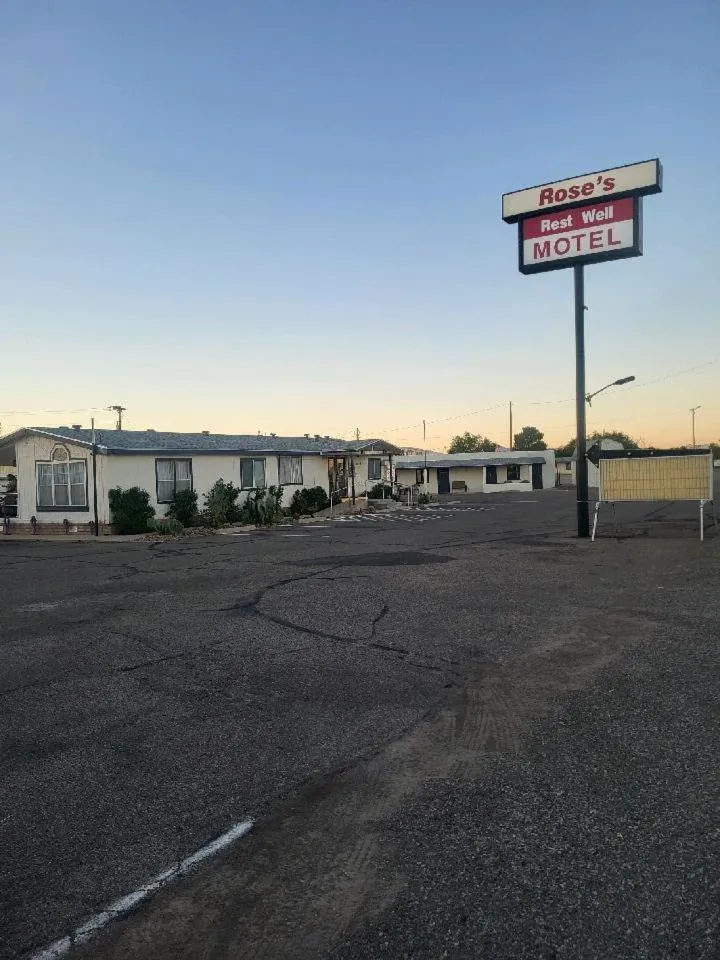 Street view in Rose's Motel