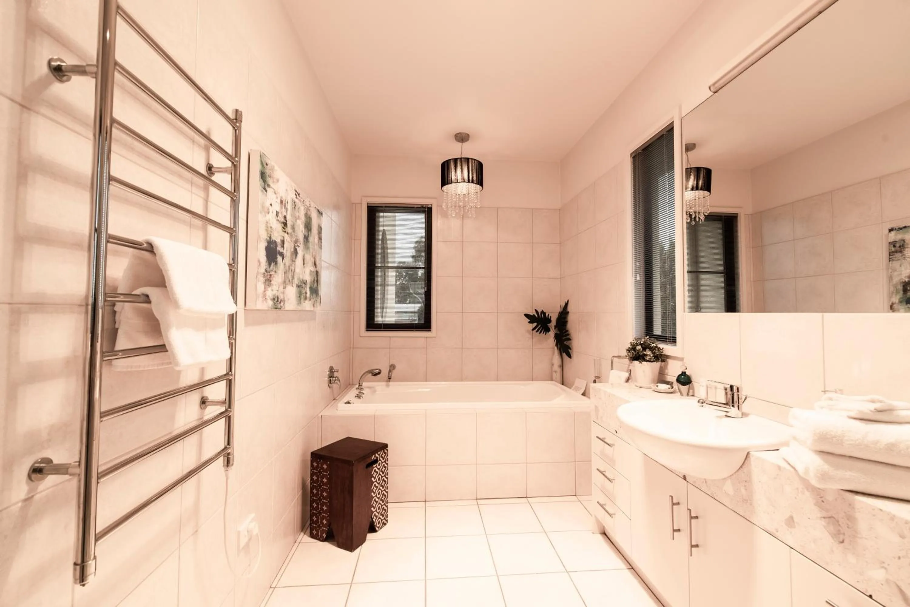 Bathroom in Hilltop Apartments Phillip Island